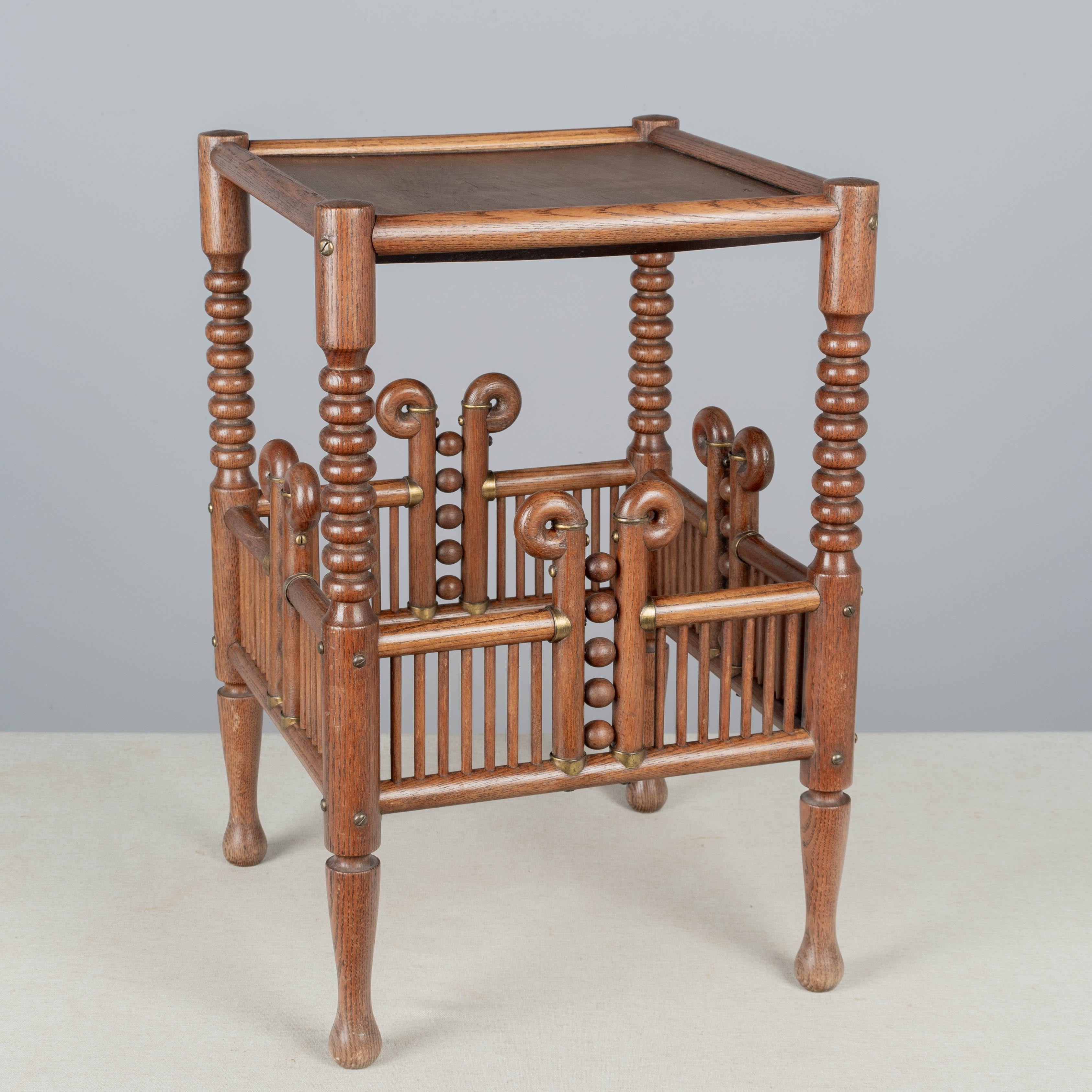 Mouvement esthétique Table d'appoint Aesthetic Movement anglaise du 19e siècle en vente