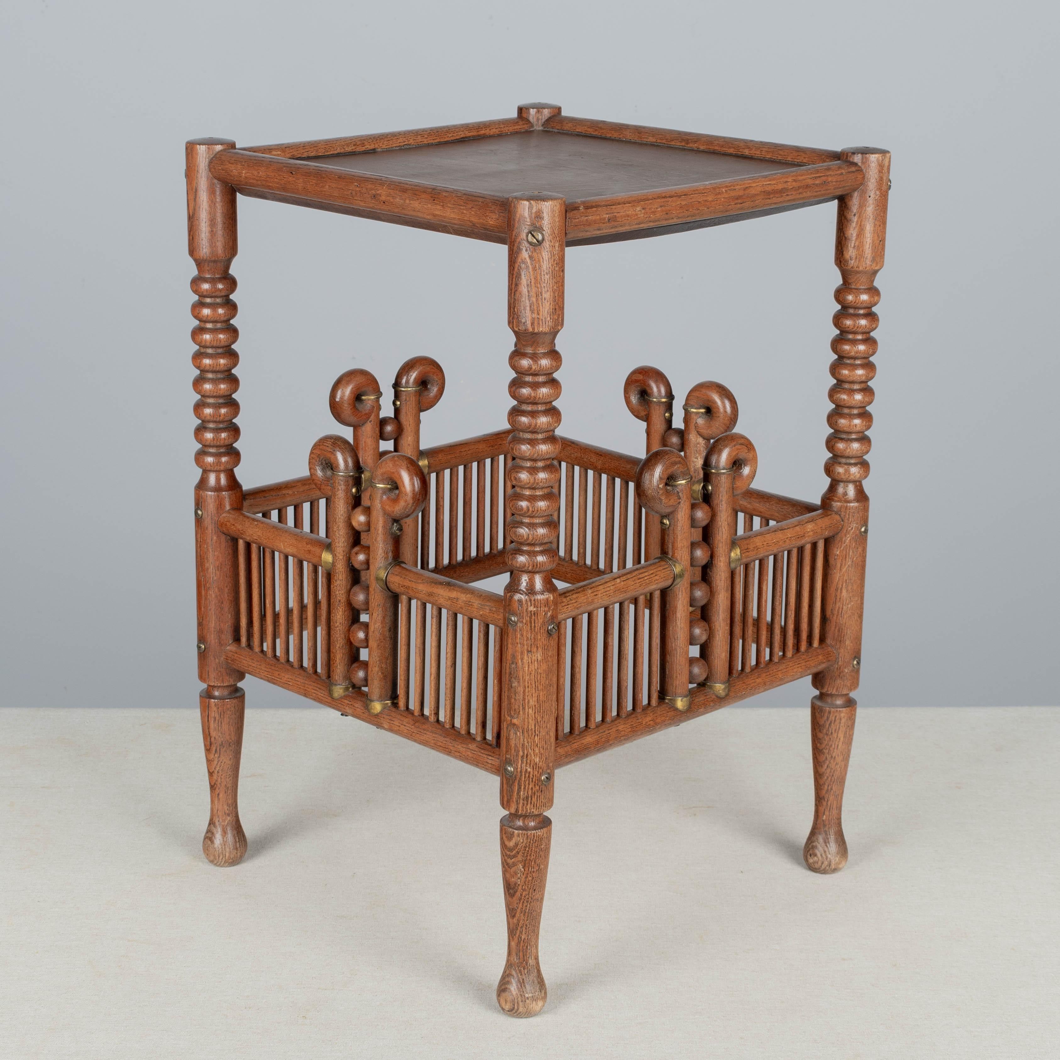 XIXe siècle Table d'appoint Aesthetic Movement anglaise du 19e siècle en vente