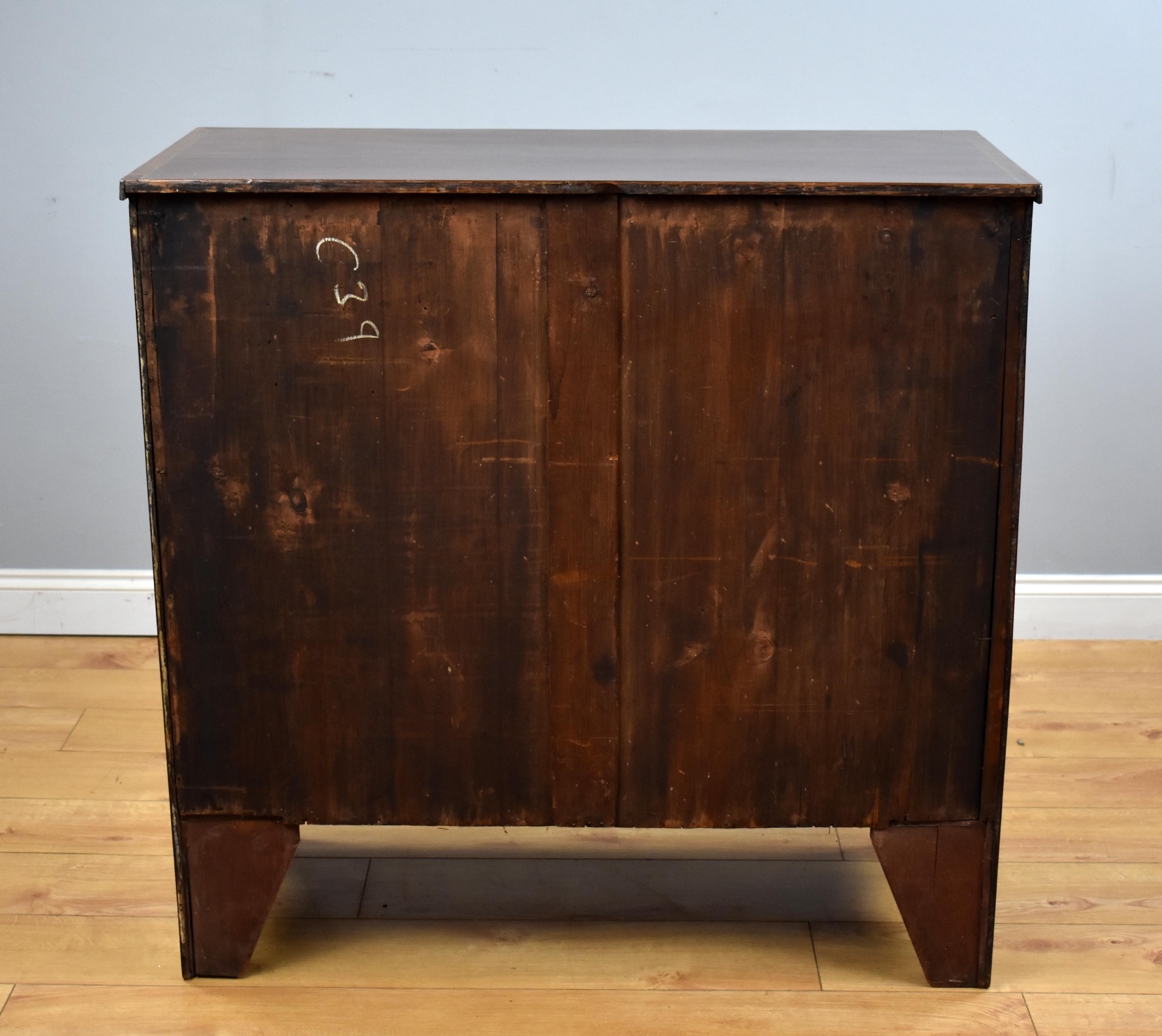 19th Century English Antique Mahogany and Inlaid Chest of Drawers 2