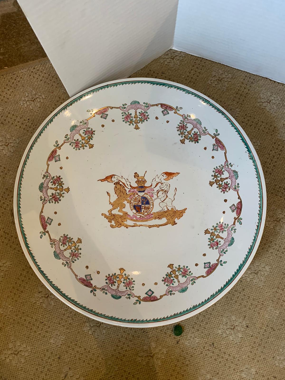 Large 19th century English armorial porcelain charger with crest of Royal coat of arms and order of the garter motto 