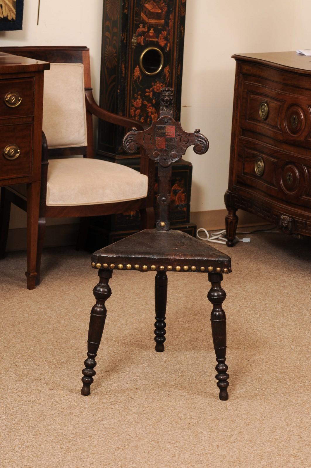 Silla de salón inglesa del siglo XIX de asiento triangular con armadura, ca. 1860 Inglés en venta