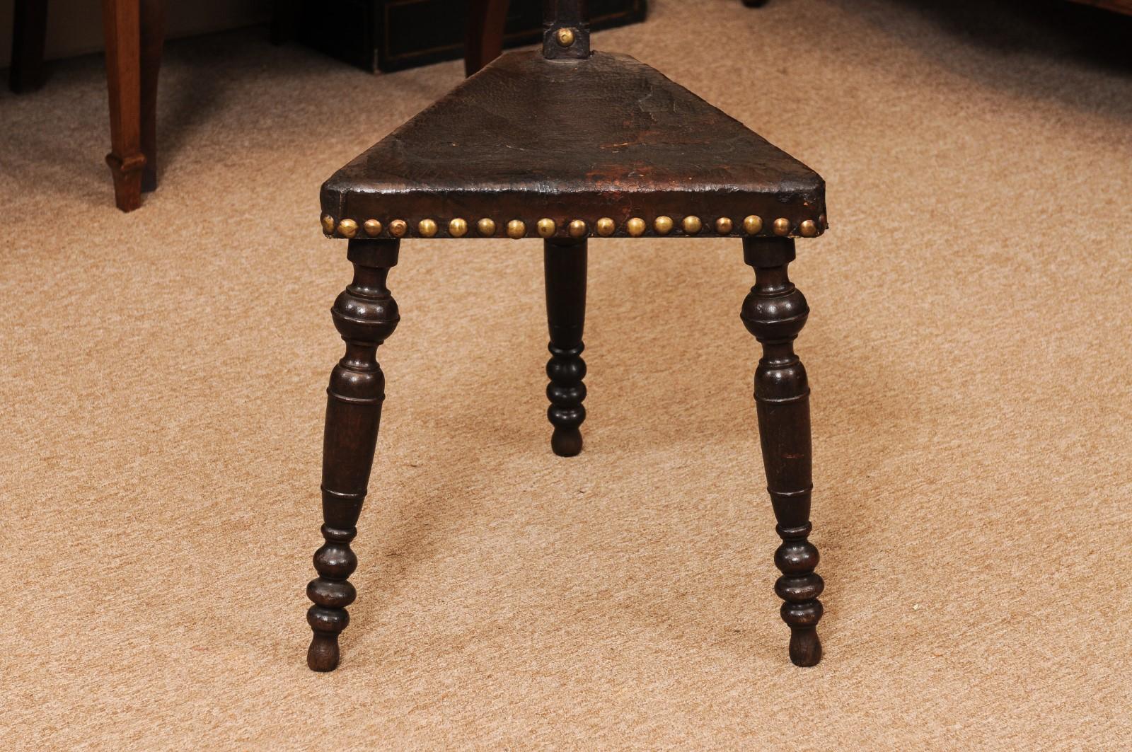 Silla de salón inglesa del siglo XIX de asiento triangular con armadura, ca. 1860 en Bastante bueno estado para la venta en Atlanta, GA