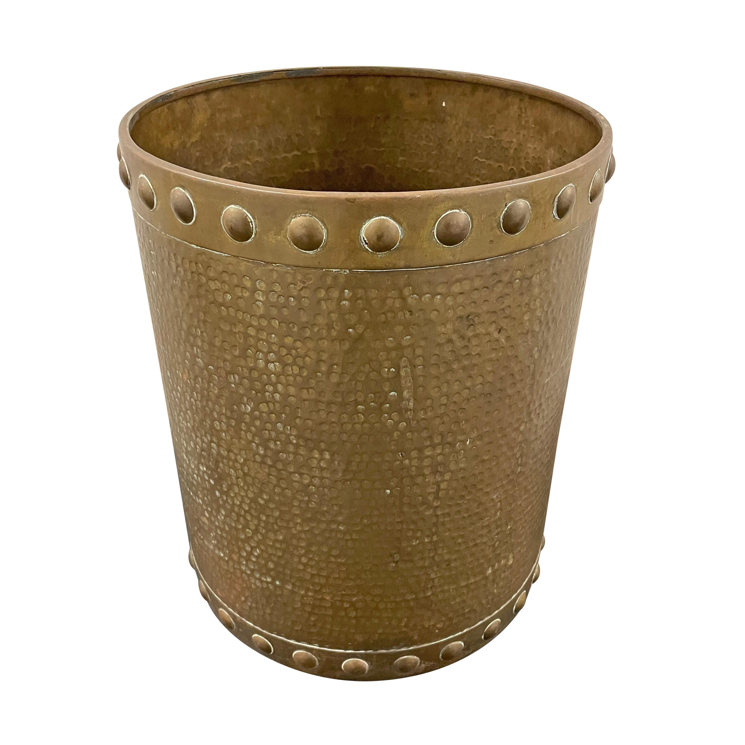 19th Century English Arts & Crafts Hammered Brass Bucket For Sale 1