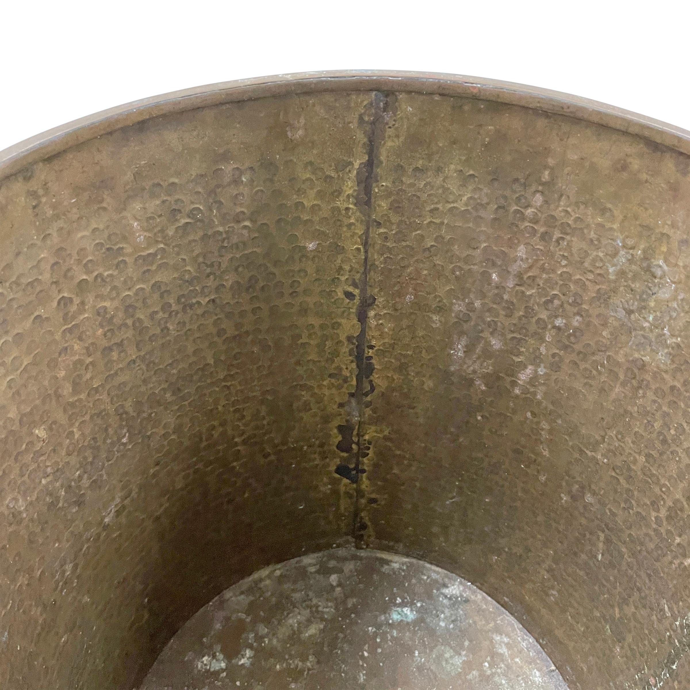19th Century English Arts & Crafts Hammered Brass Bucket For Sale 5