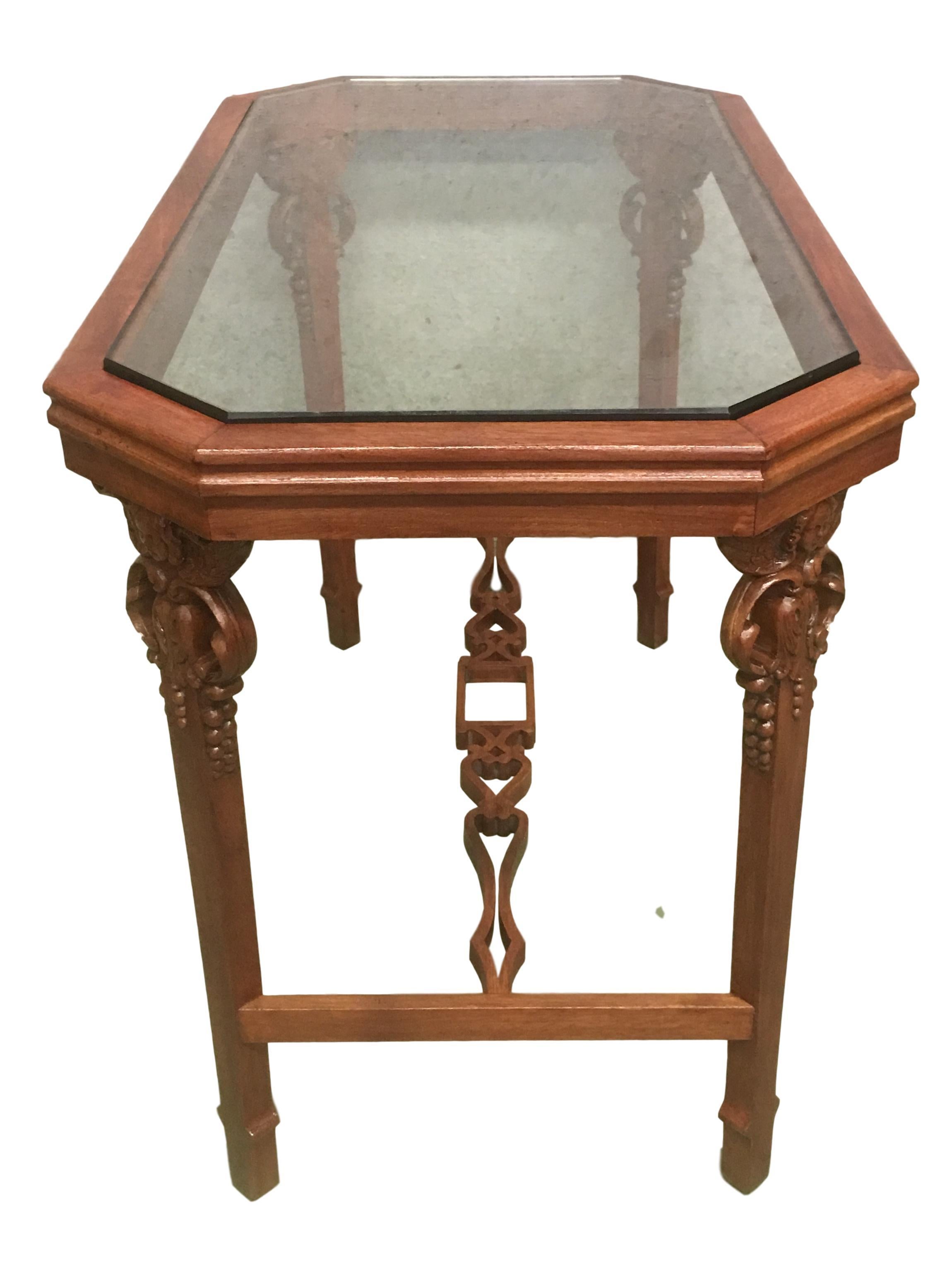 19th Century English Arts & Crafts Elm and Burl Carved Side Table, Glass Top In Excellent Condition For Sale In Miami, FL