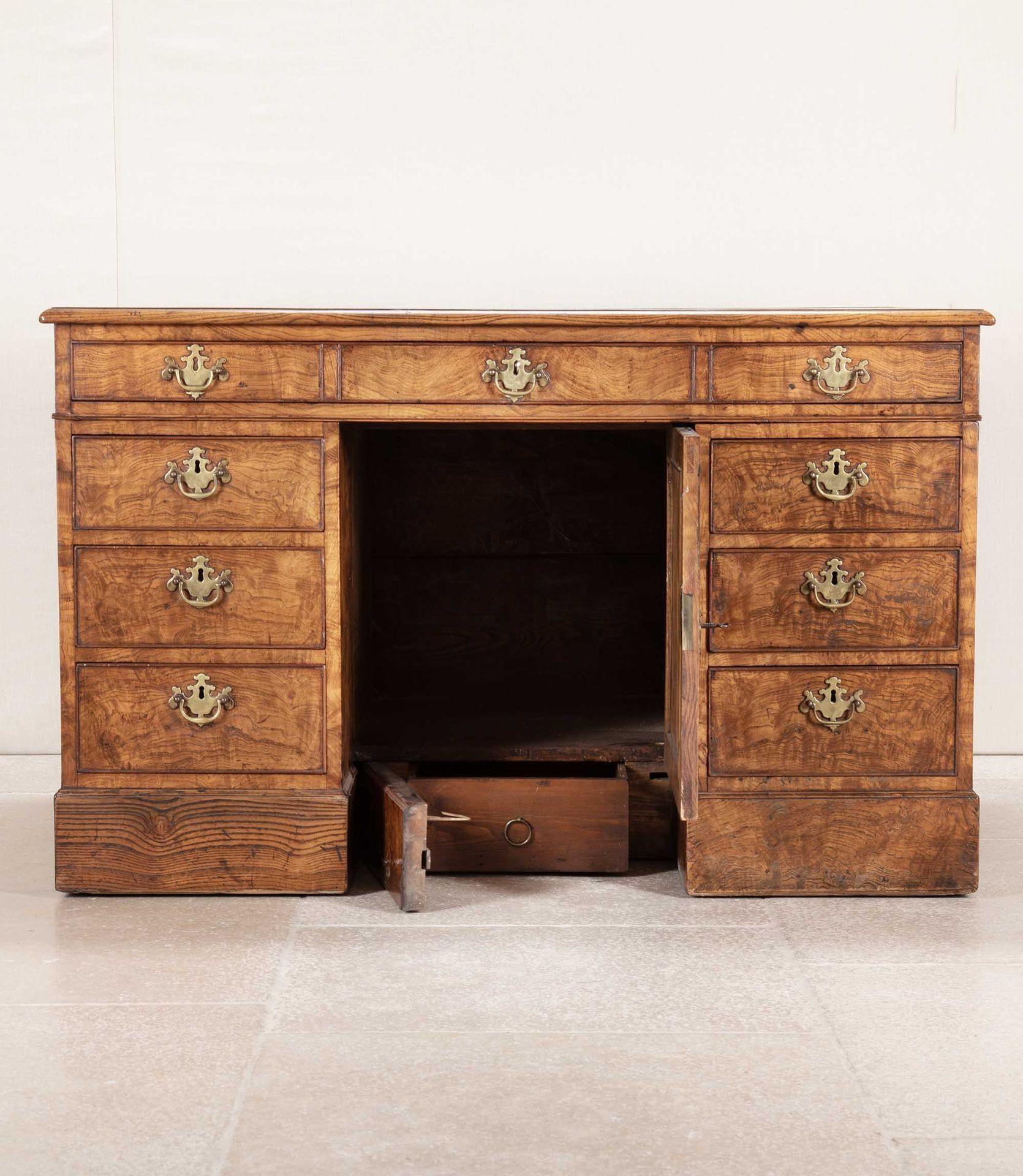 Country Scrivania inglese del XIX secolo in frassino in vendita