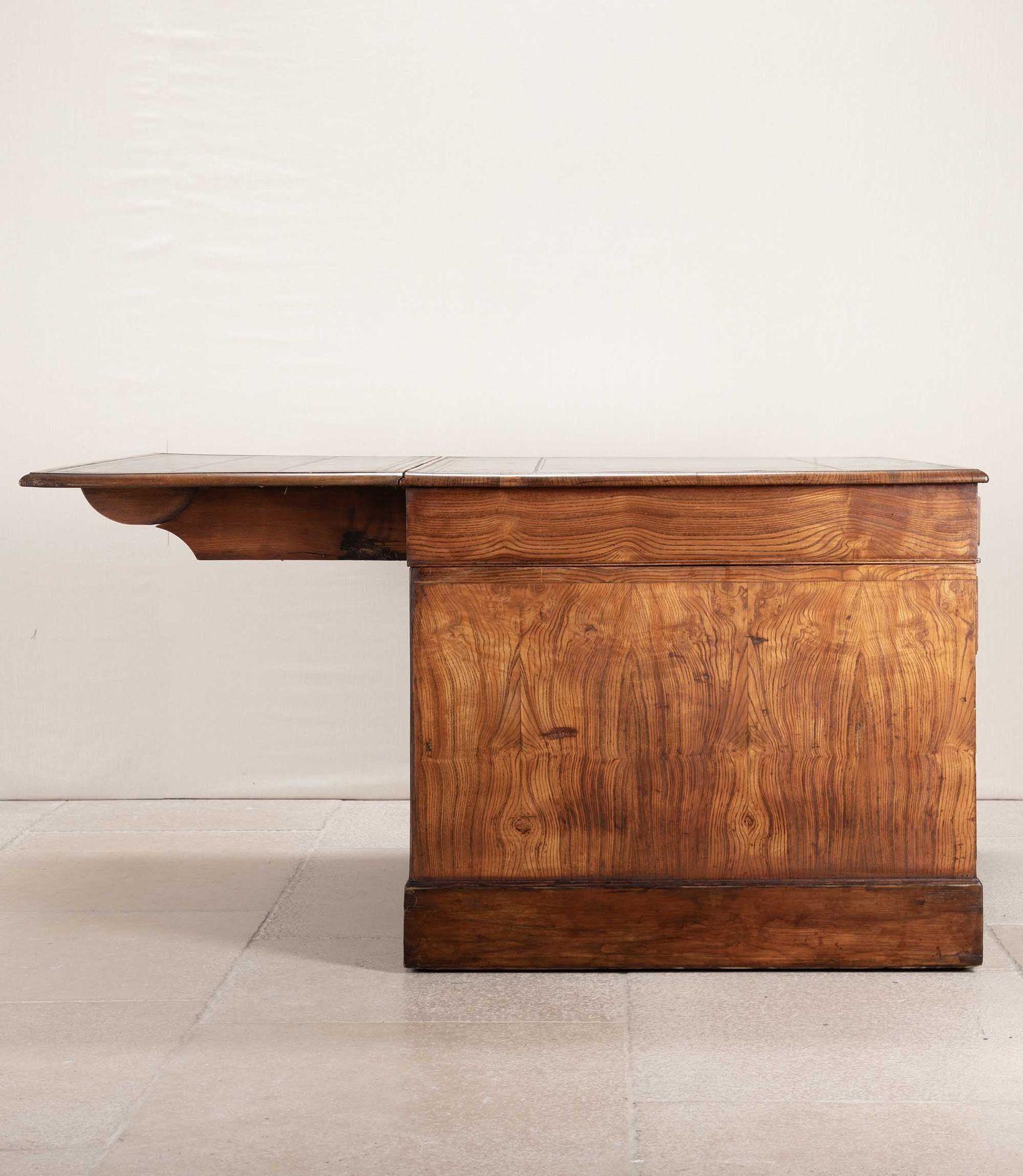 Scrivania inglese del XIX secolo in frassino in vendita 3