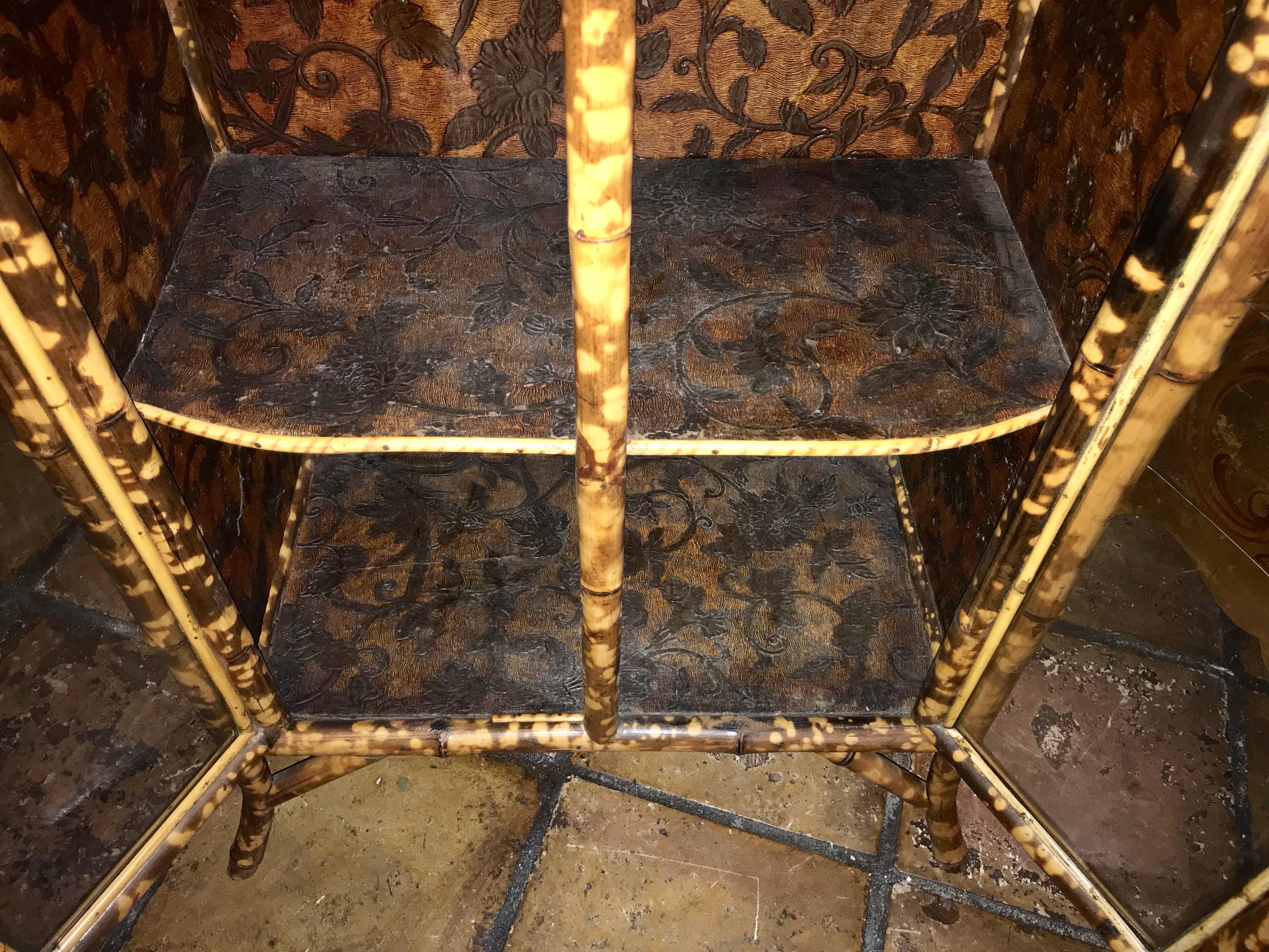 Vitrine d'appoint/meuble de présentation en bambou anglais du 19ème siècle 6