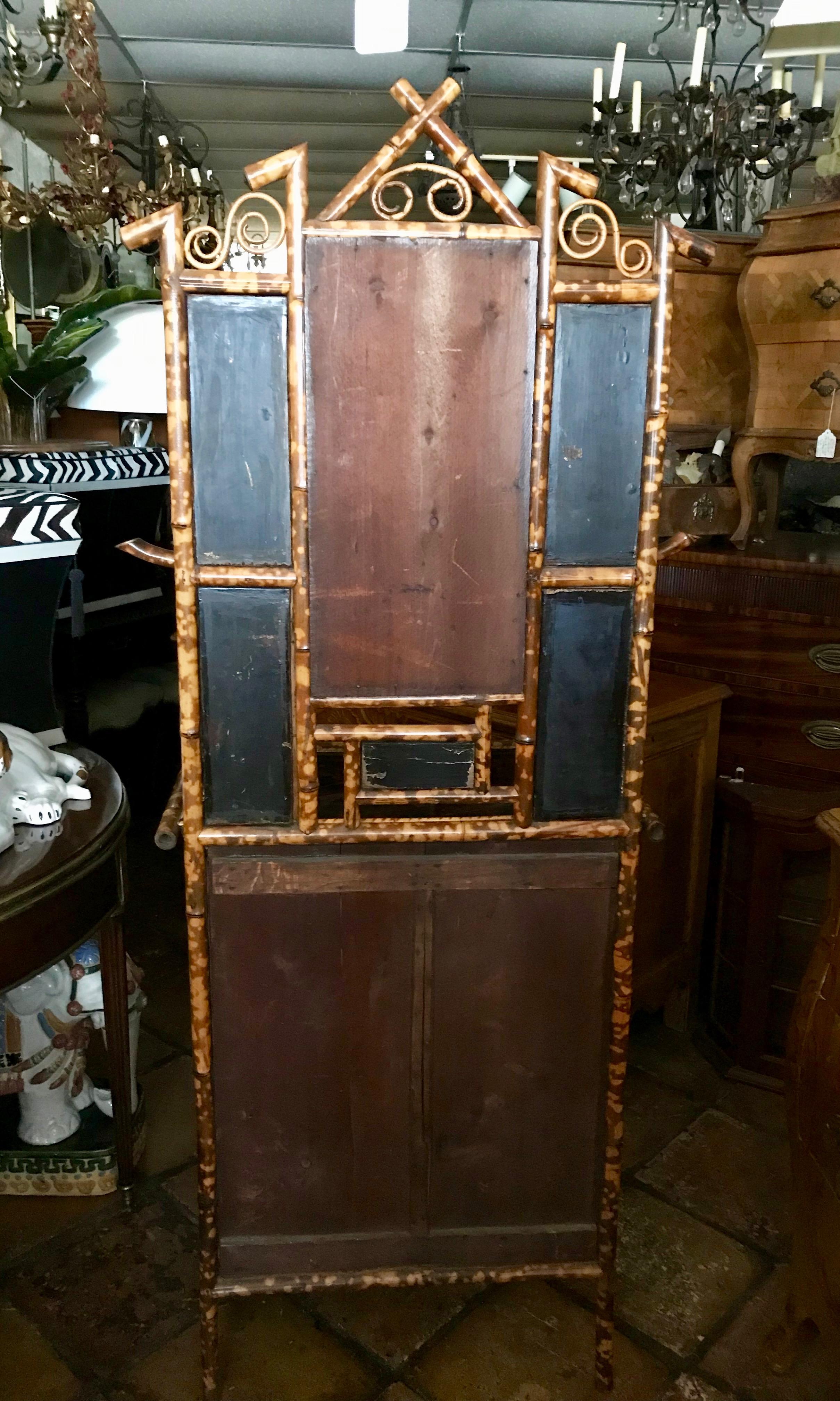 Vitrine d'appoint/meuble de présentation en bambou anglais du 19ème siècle 10