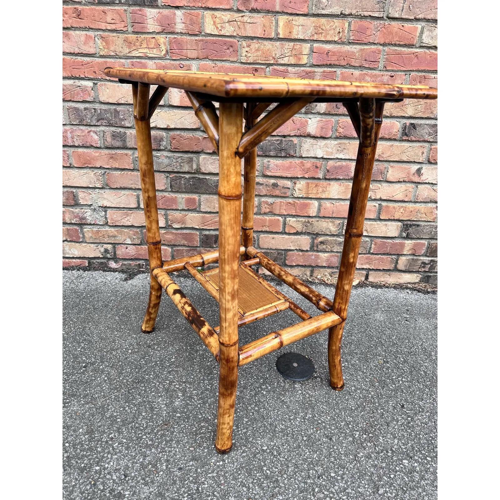 Anglais Table d'appoint anglaise en bambou du 19ème siècle en vente