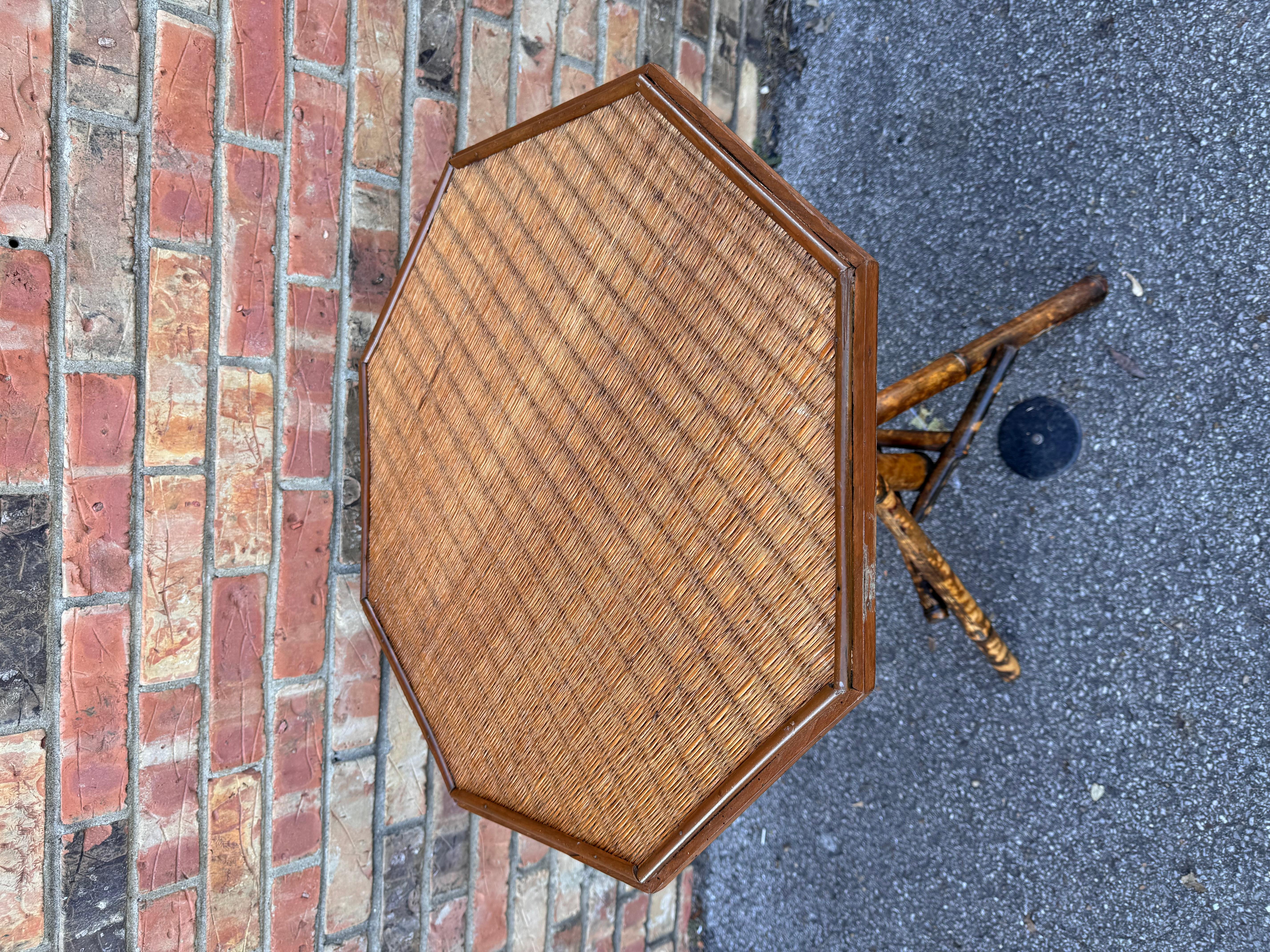 Anglais Table d'appoint anglaise en bambou du 19ème siècle en vente