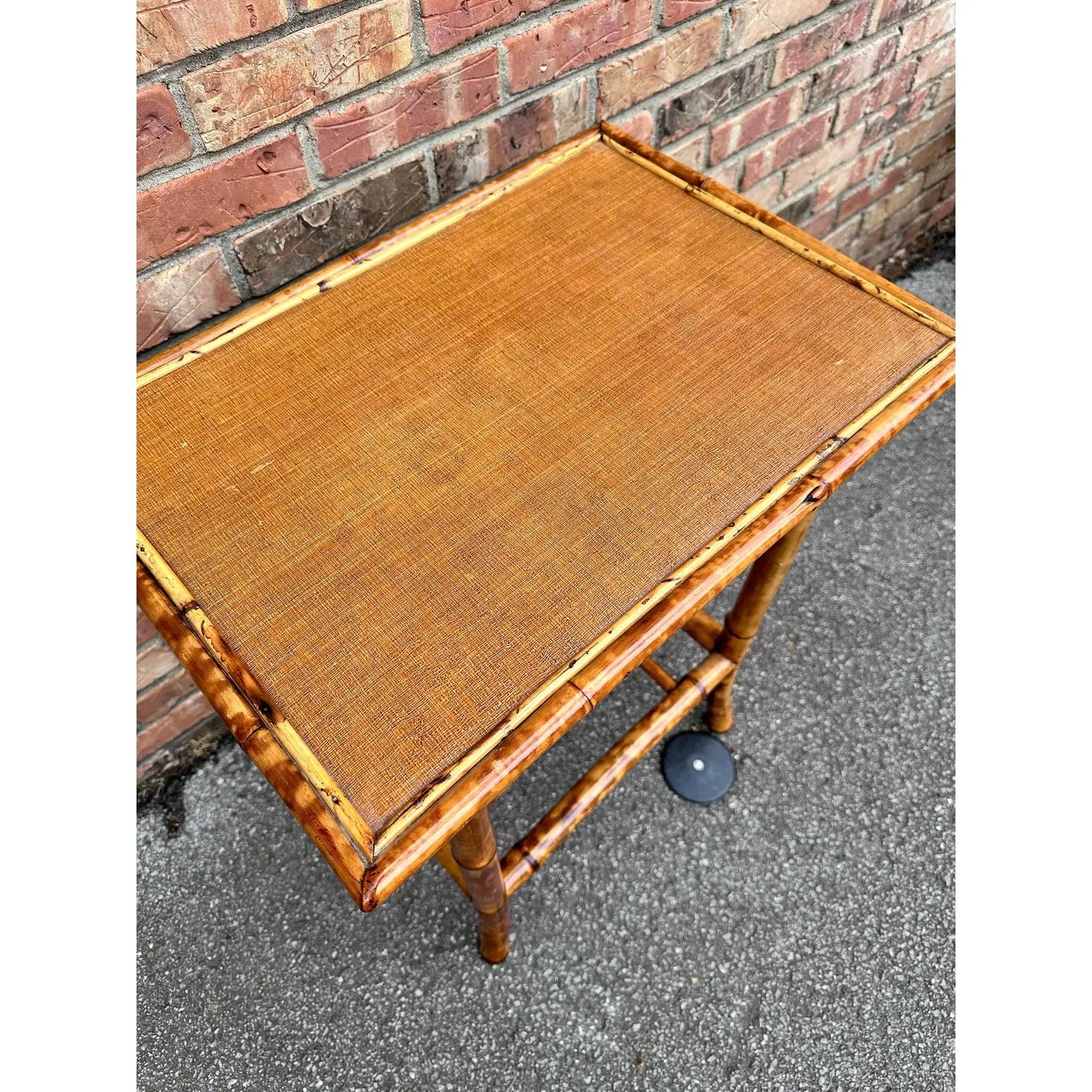 Fin du XIXe siècle Table d'appoint anglaise en bambou du 19ème siècle en vente
