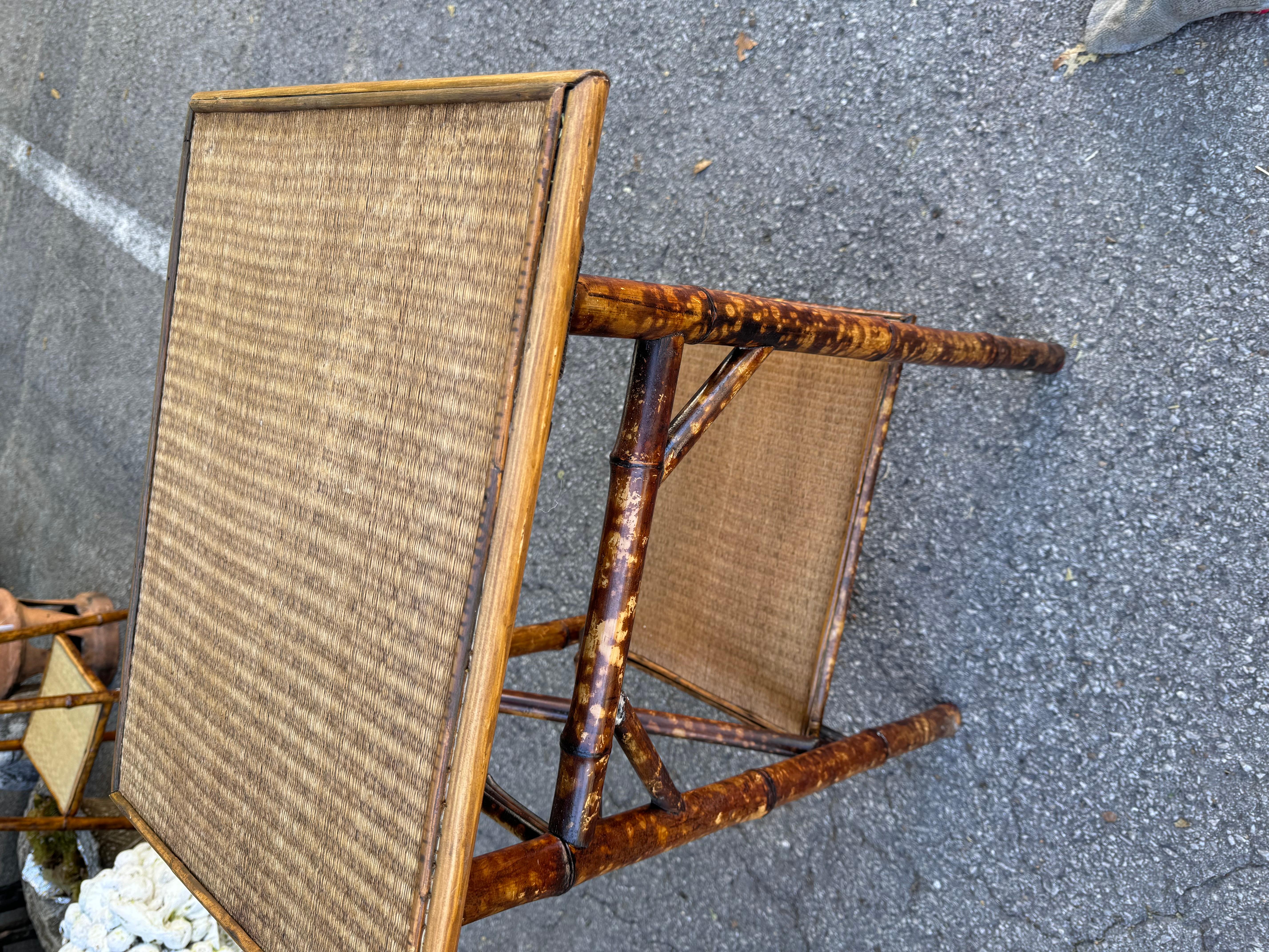 Table d'appoint anglaise en bambou du 19ème siècle en vente 3