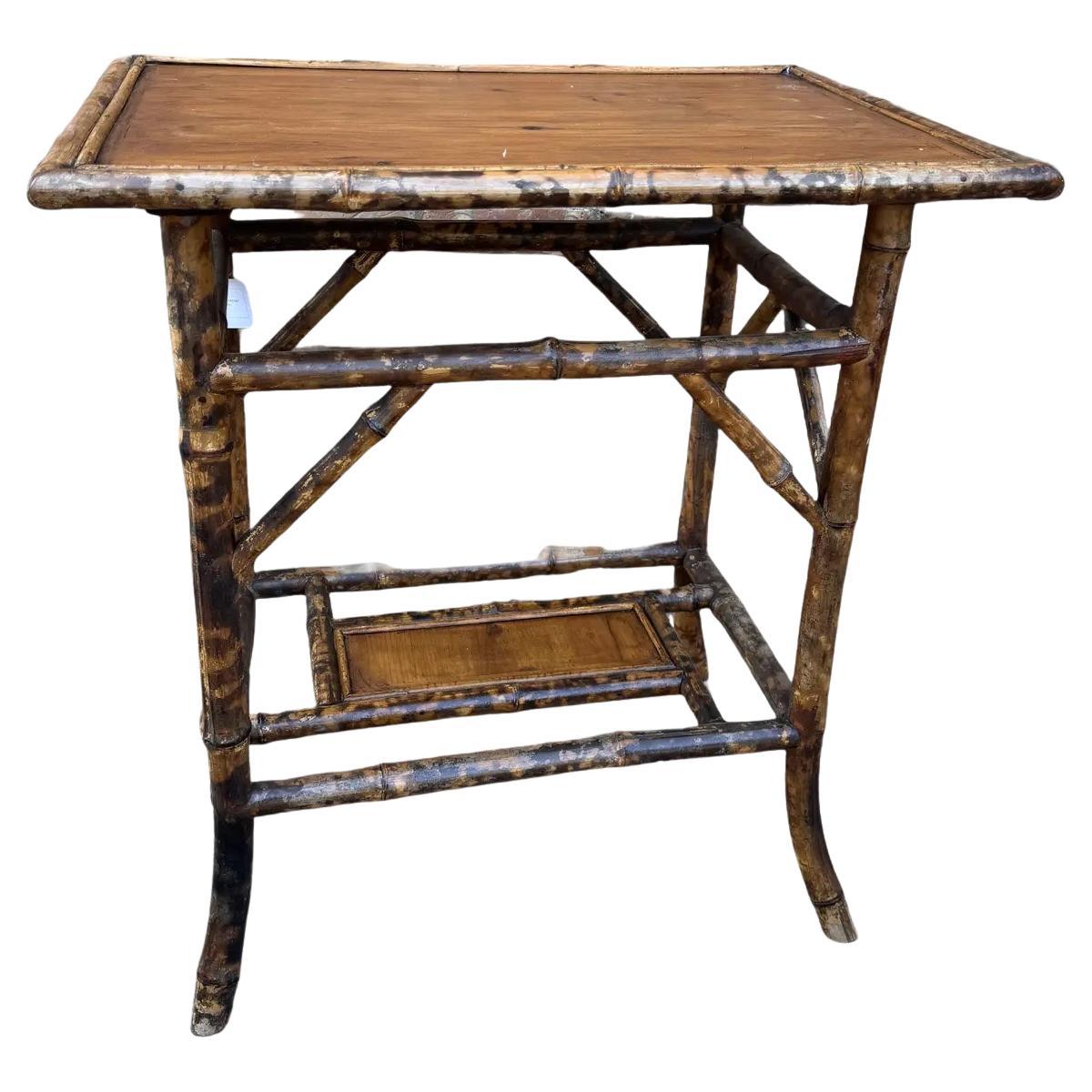 Table d'appoint anglaise en bambou du 19ème siècle