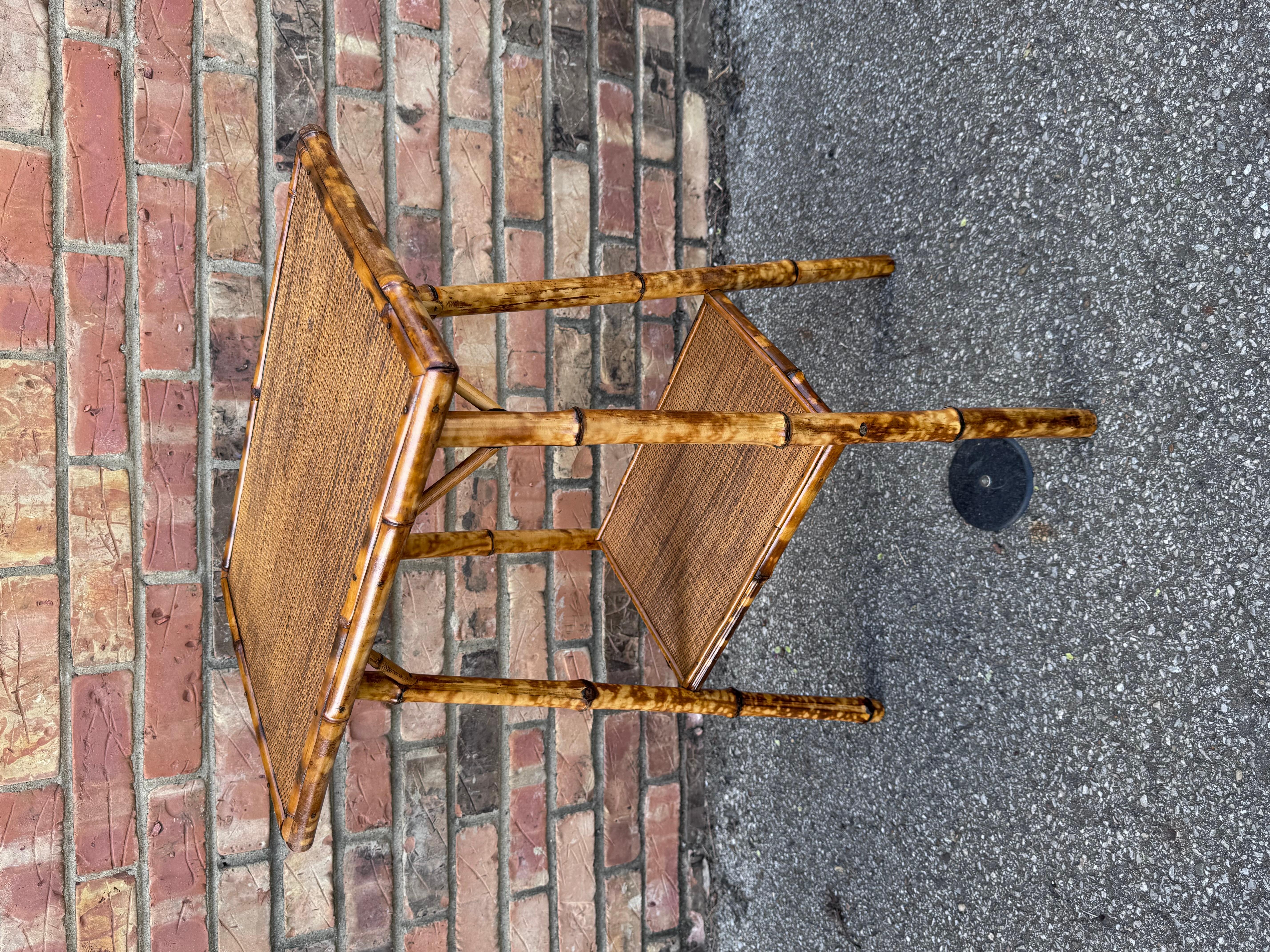 Anglais Table anglaise en bambou du 19ème siècle en vente