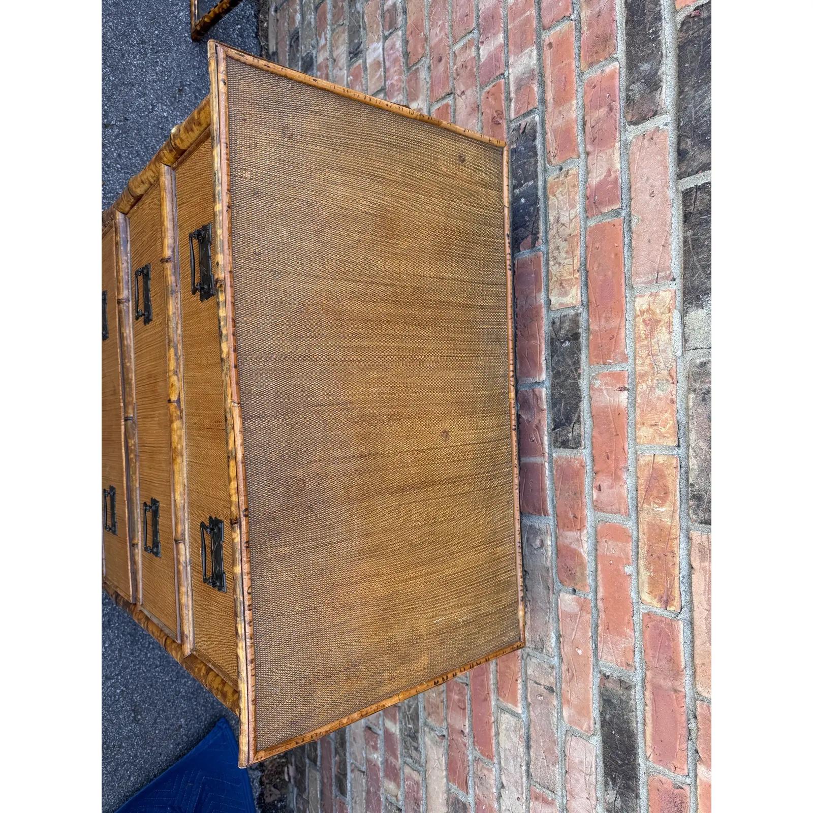 Commode anglaise à trois tiroirs en bambou du 19ème siècle Bon état - En vente à Nashville, TN