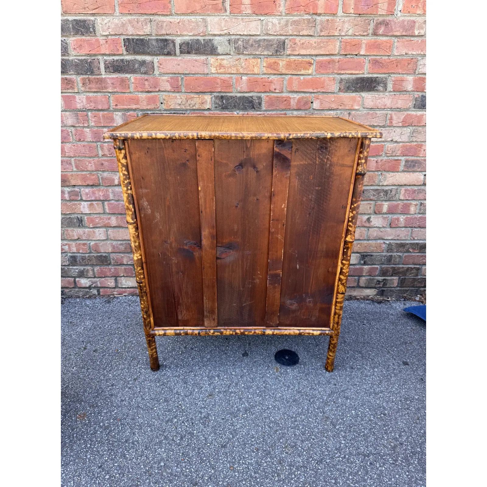 Commode anglaise à trois tiroirs en bambou du 19ème siècle en vente 3