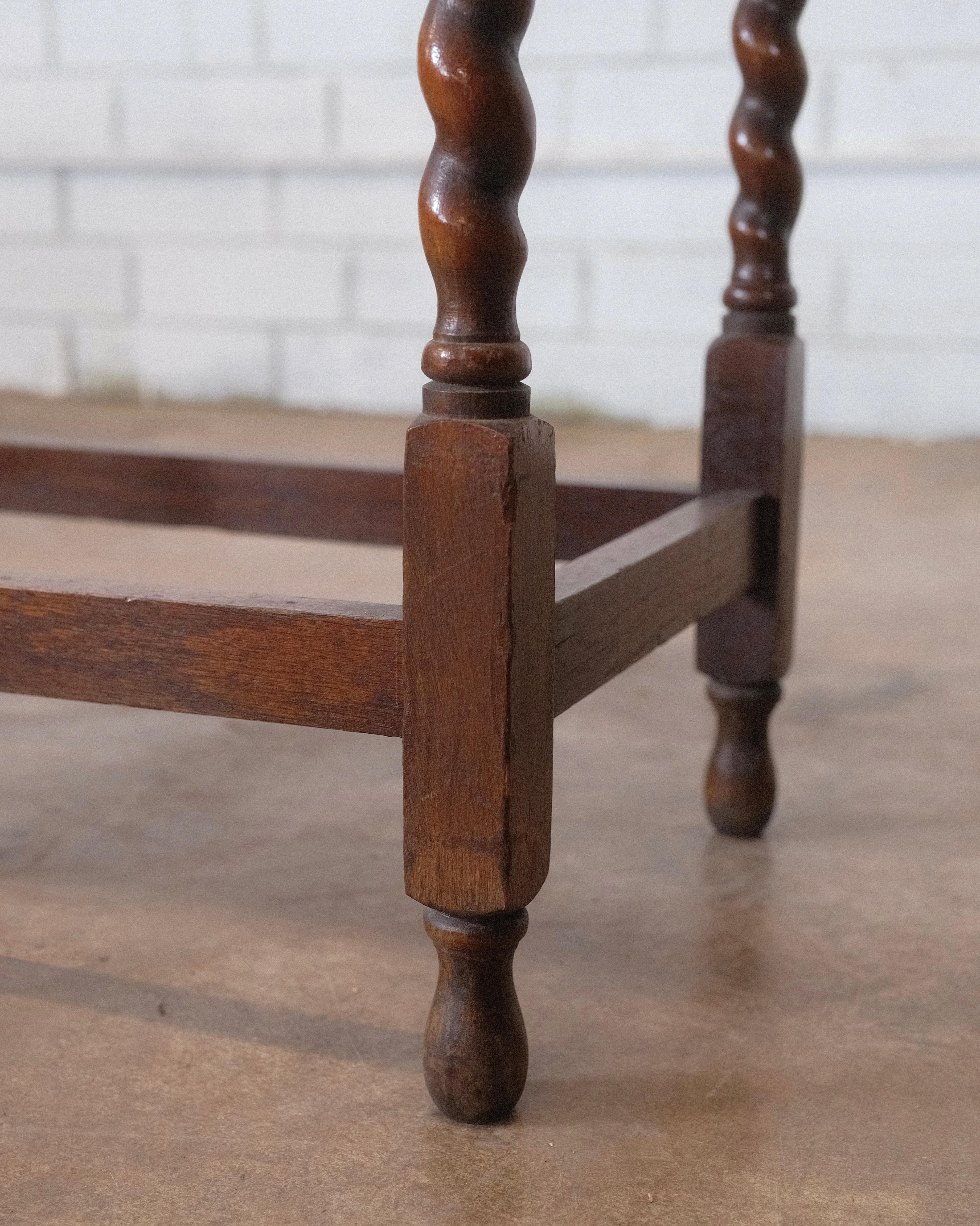 19th Century English Barley Twist Side Table In Good Condition For Sale In High Point, NC