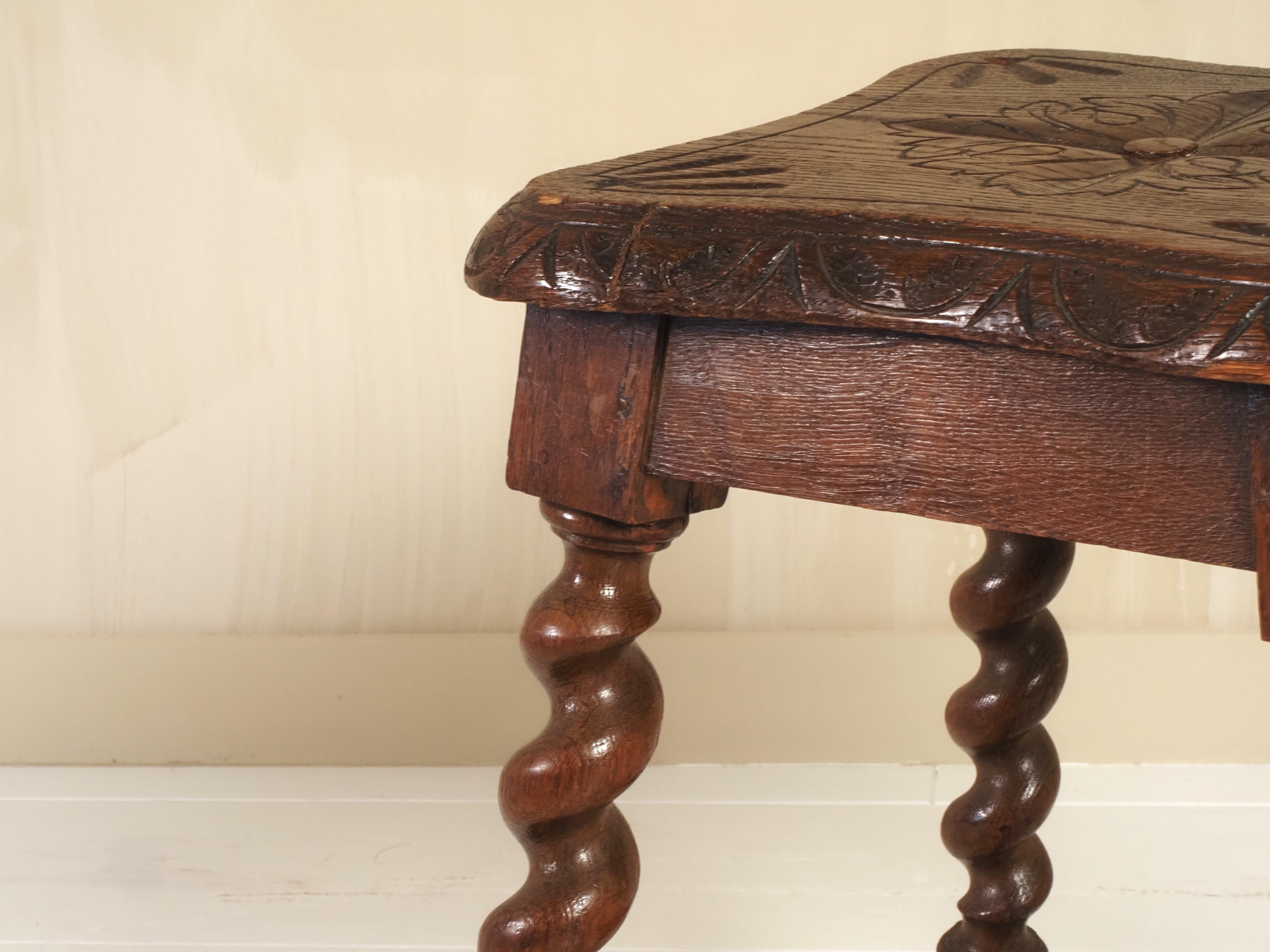 19th Century english barley twist stool (Spätes 19. Jahrhundert) im Angebot