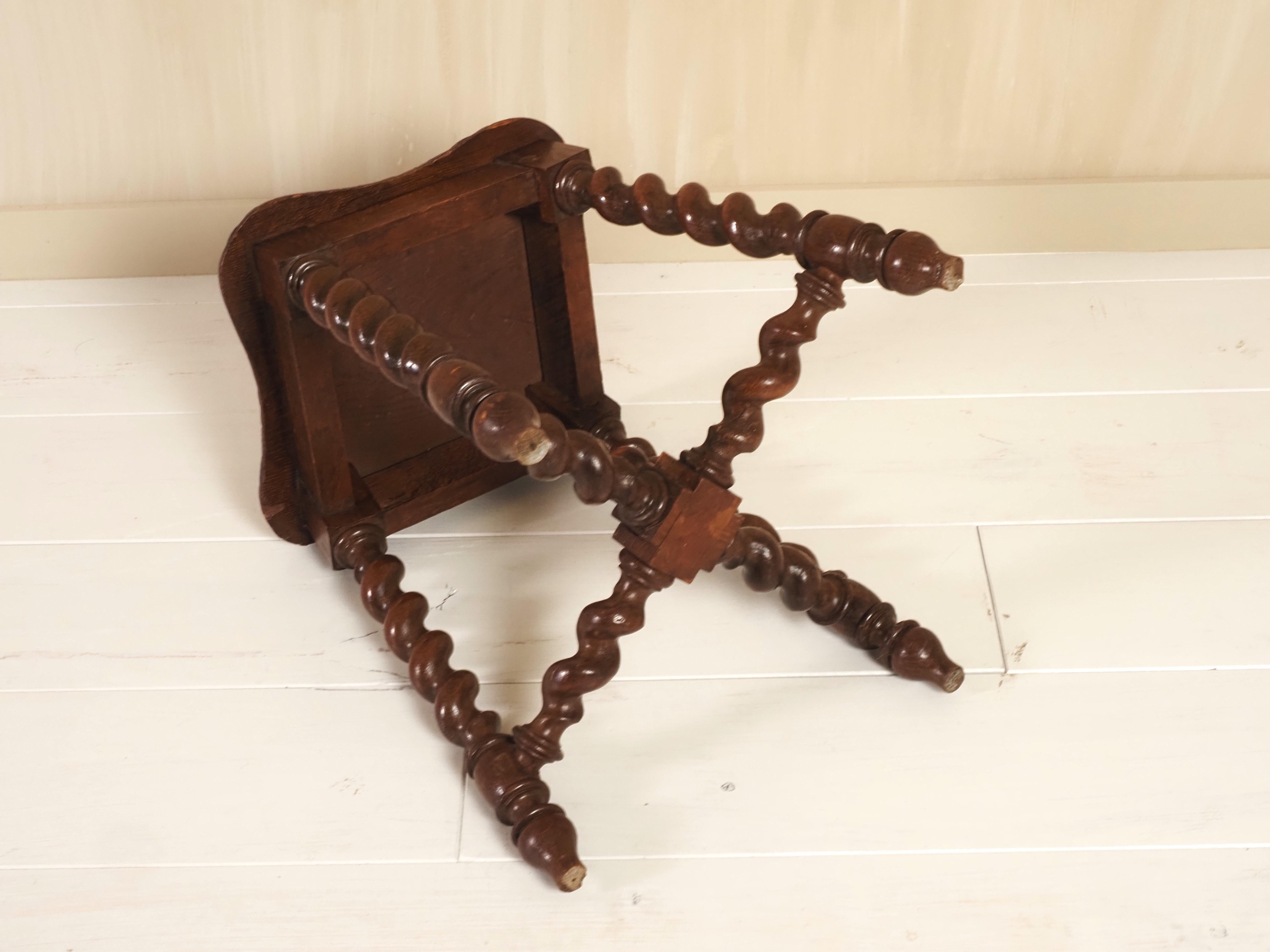 19th Century english barley twist stool (Holz) im Angebot