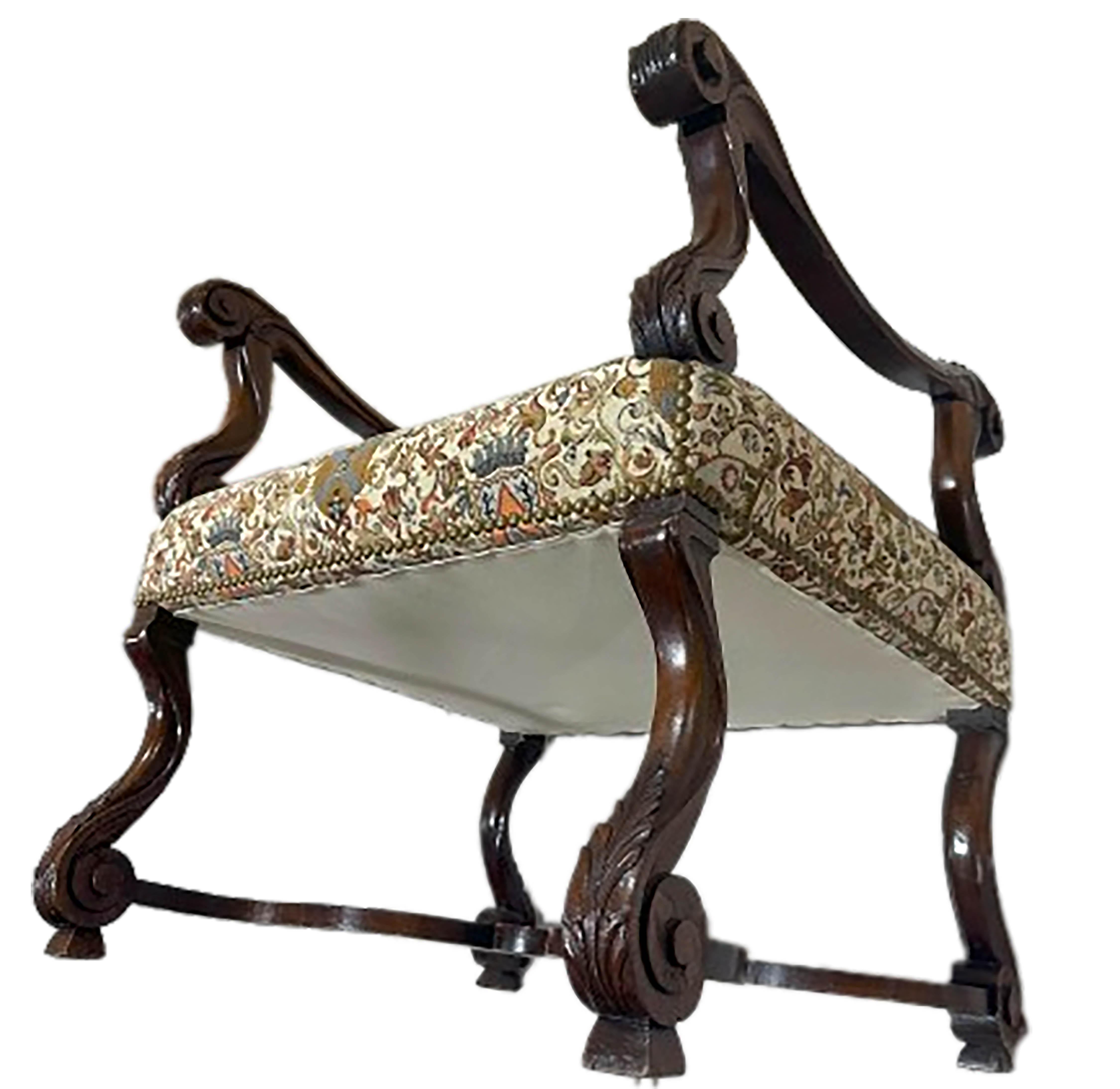 Banc baroque anglais du 19ème siècle avec tapisserie ornée en vente 4