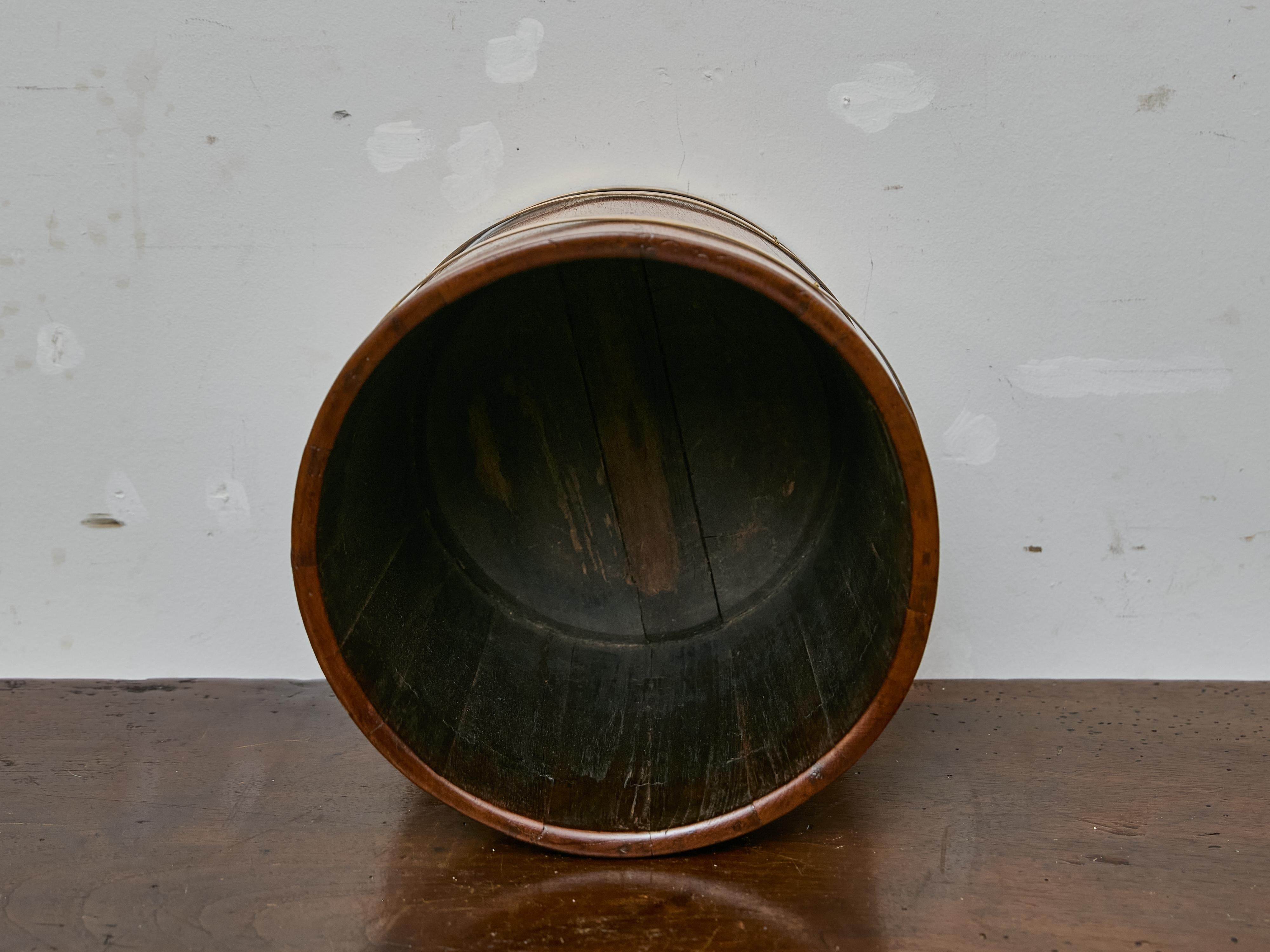19th Century English Battleship Oak and Brass Bucket with Rounded Form For Sale 4