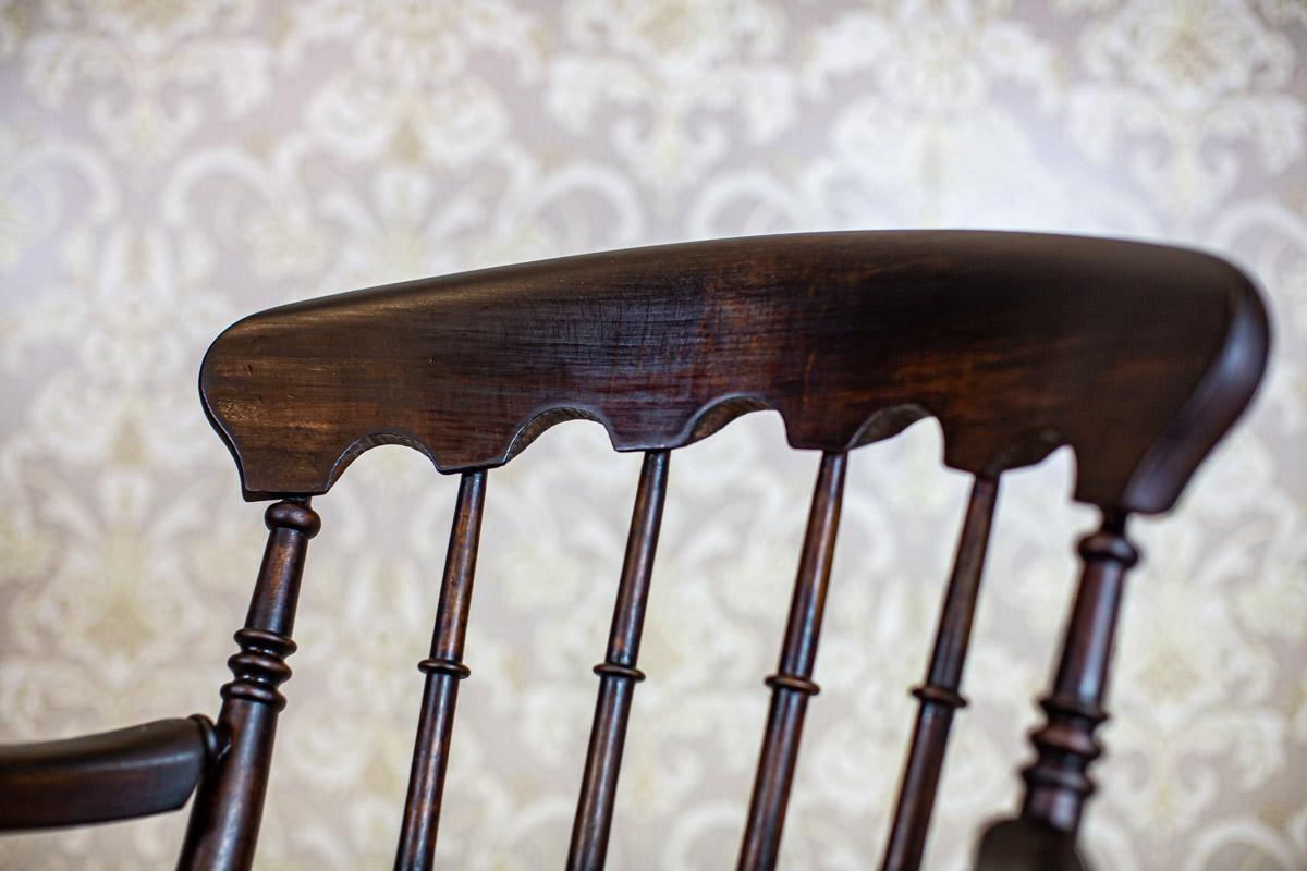 Sillón inglés del siglo XIX de madera de haya en marrón oscuro siglo XX en venta