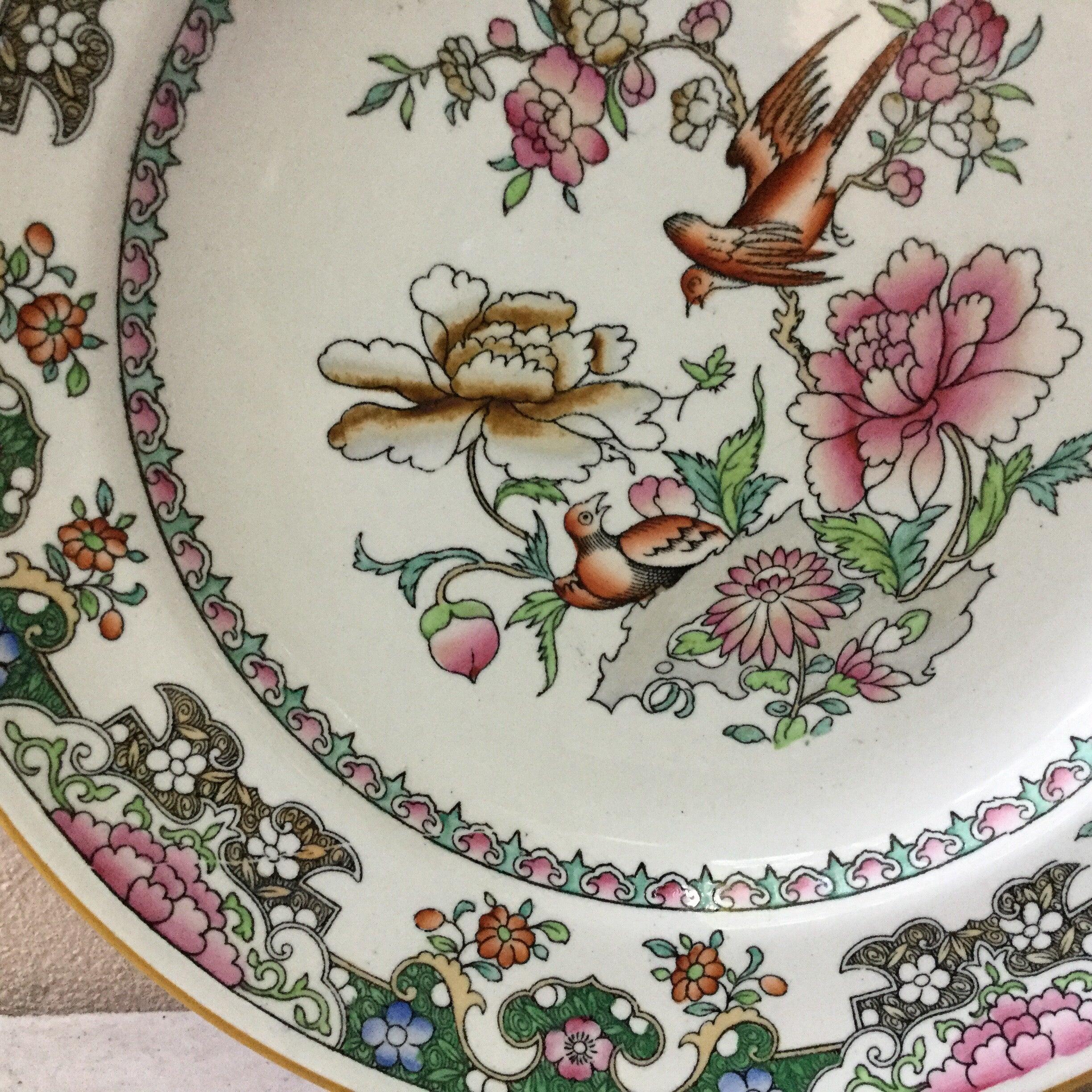 assiette à fleurs et oiseaux du 19ème siècle signée Minton. 
Inspiration chinoise.
