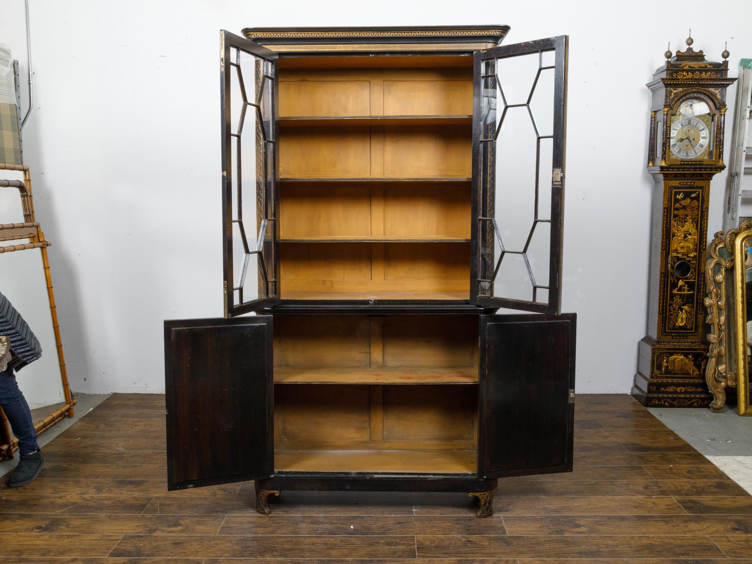 19th Century English Black and Gold Chinoiserie Bookcase with Glass Doors For Sale 5