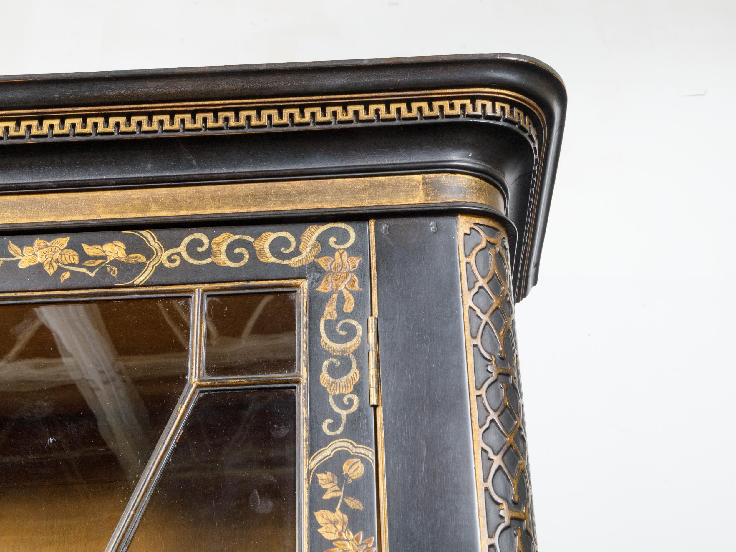 19th Century English Black and Gold Chinoiserie Bookcase with Glass Doors For Sale 6