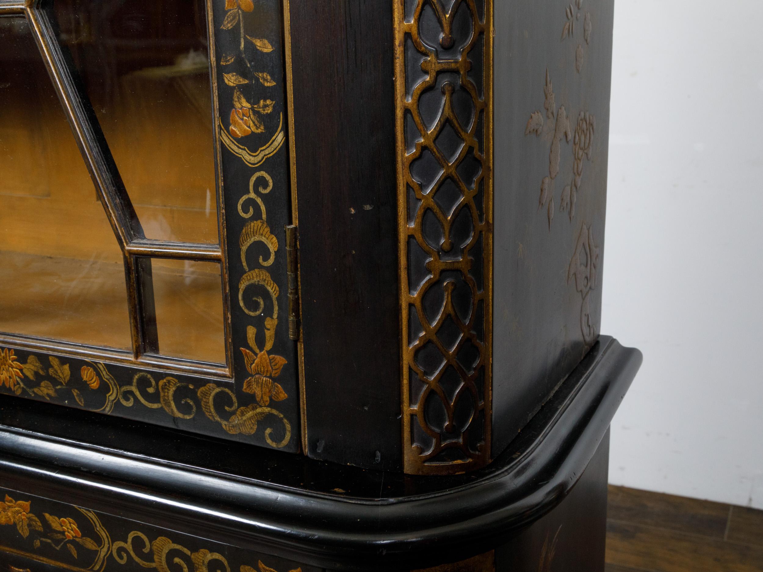 19th Century English Black and Gold Chinoiserie Bookcase with Glass Doors For Sale 11