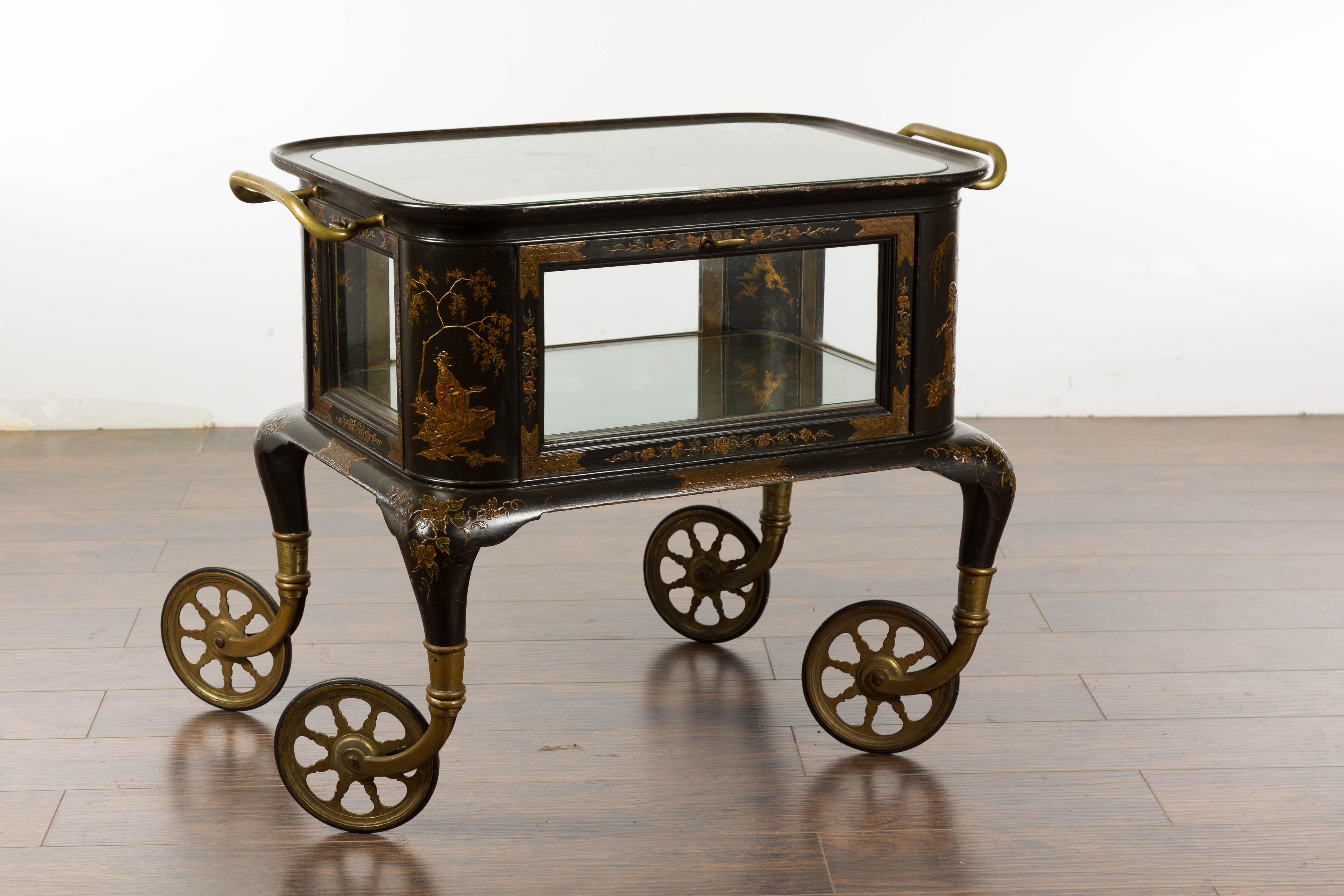 Chariot anglais du 19e siècle en japannage noir et or avec décor de Chinoiserie en vente 4