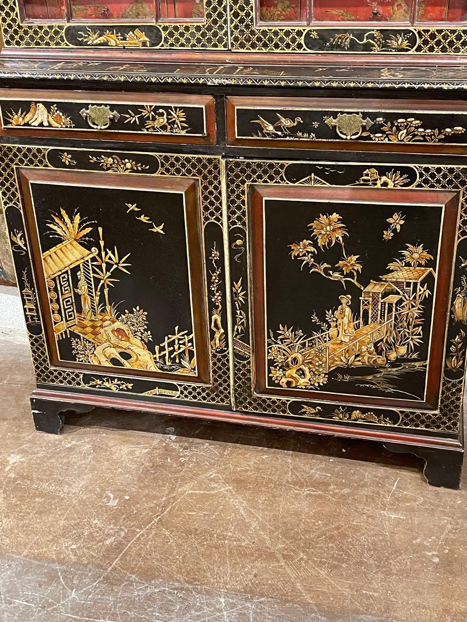 19th Century English Black Lacquered  Bookcase with Raised Chinoiserie In Good Condition For Sale In Dallas, TX
