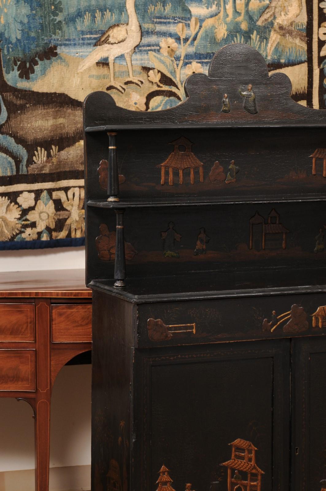 Chiffoniera inglese del XIX secolo laccata nera con decorazioni a cineserie In condizioni discrete in vendita a Atlanta, GA