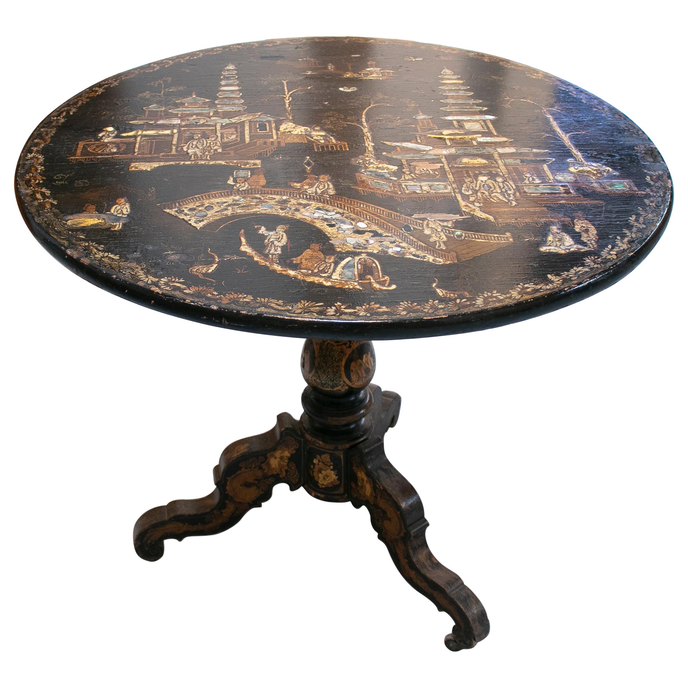 19th Century English Black Lacquered Chinoiserie Pedestal Table