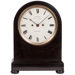 horloge de cheminée anglaise du 19ème siècle en ardoise noire et marbre par James Moore French