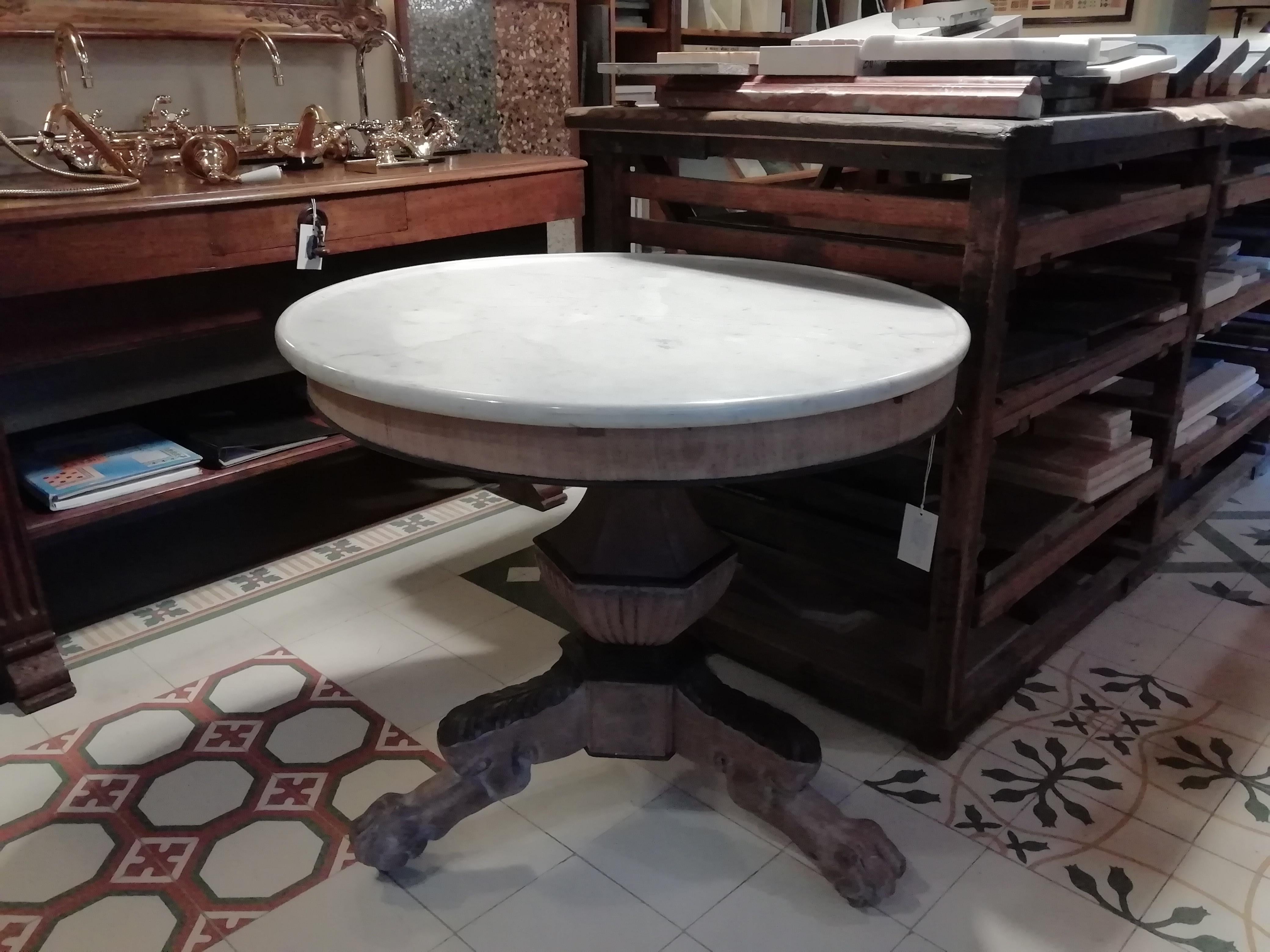 19th Century English Bleached Mahogany Center Table with Marble Top, 1890s In Good Condition For Sale In Florence, IT