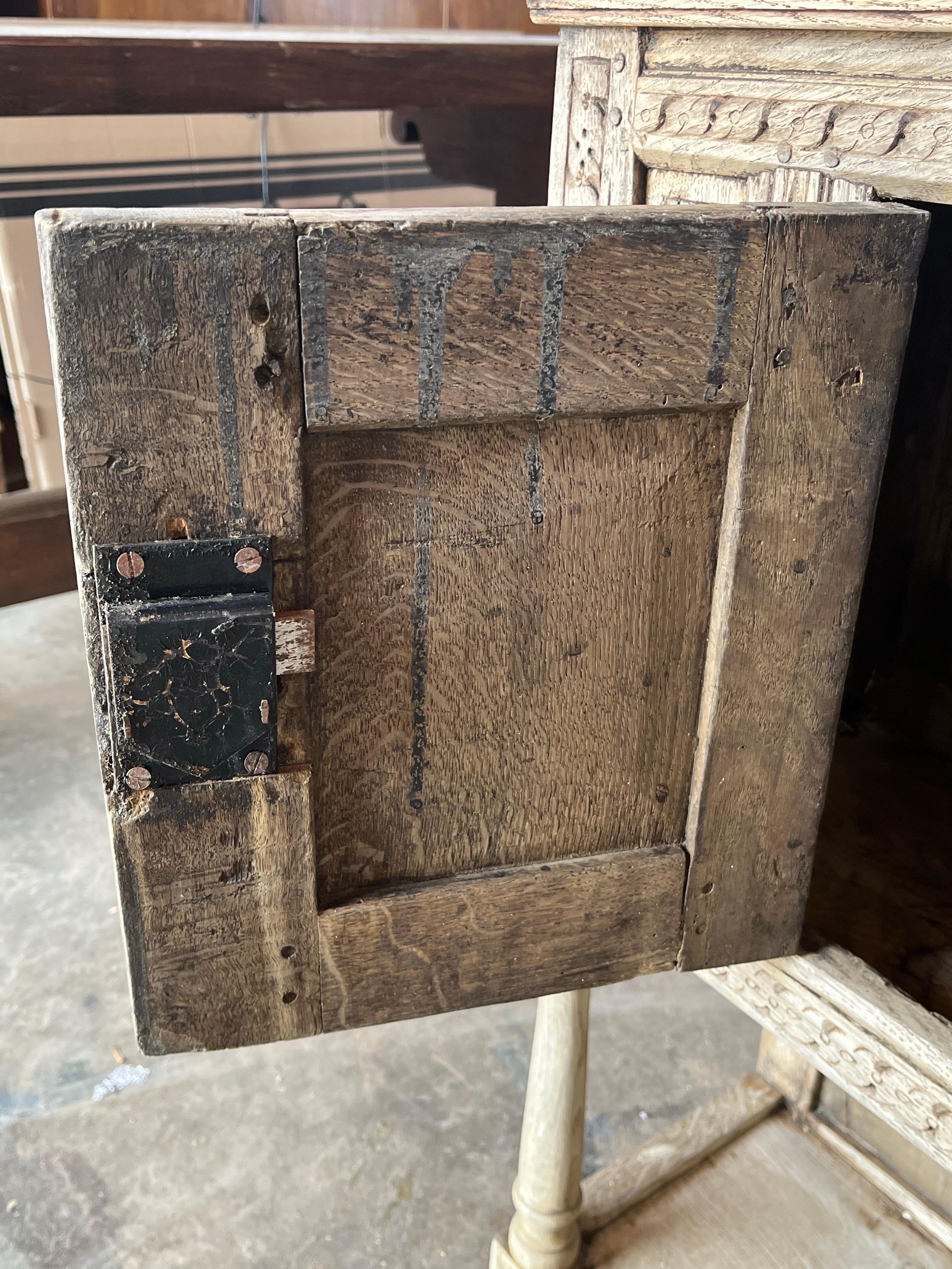 Armadietto inglese del XIX secolo in Oak sbiancato in vendita 6