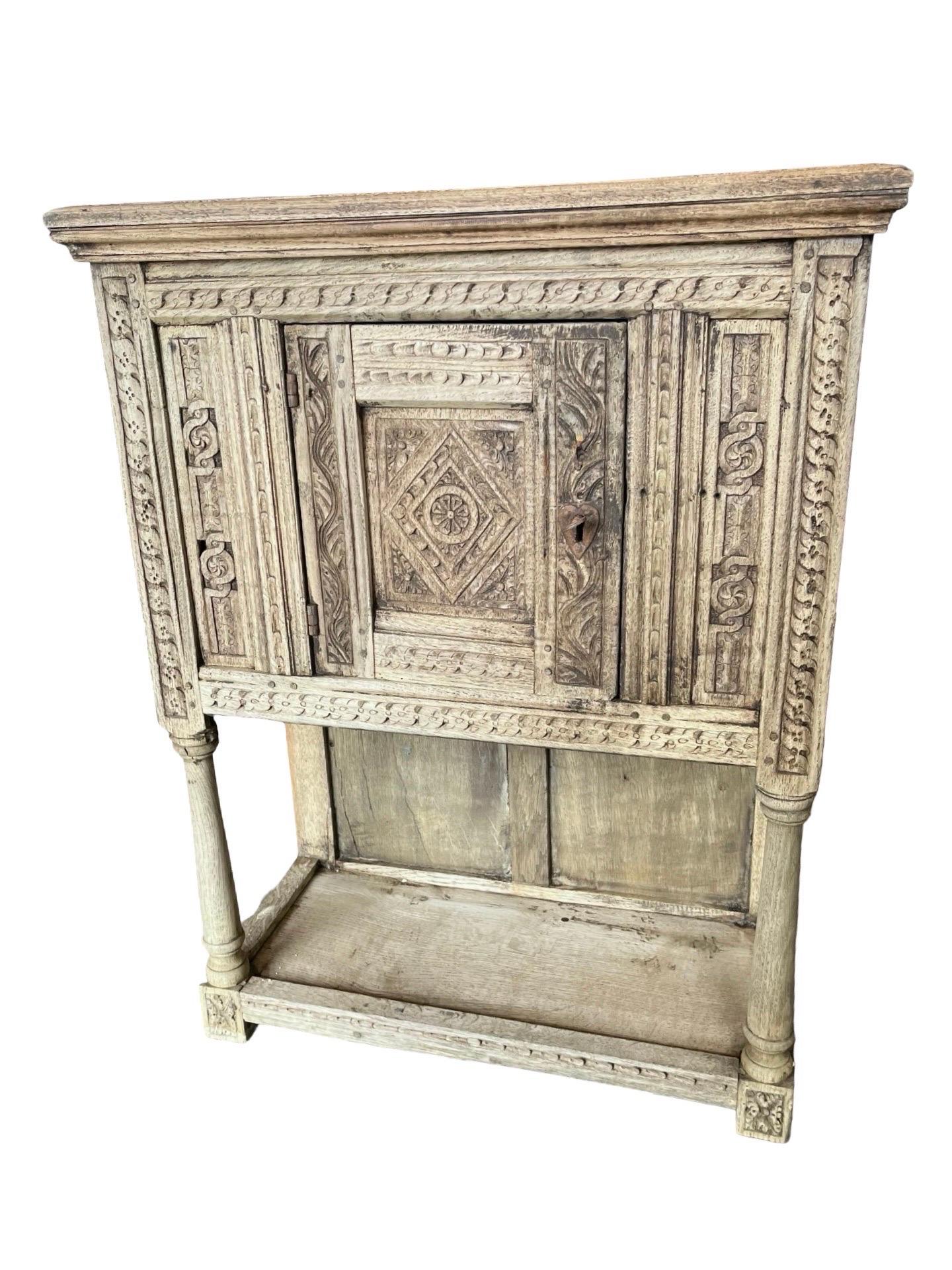 Quercia Armadietto inglese del XIX secolo in Oak sbiancato in vendita
