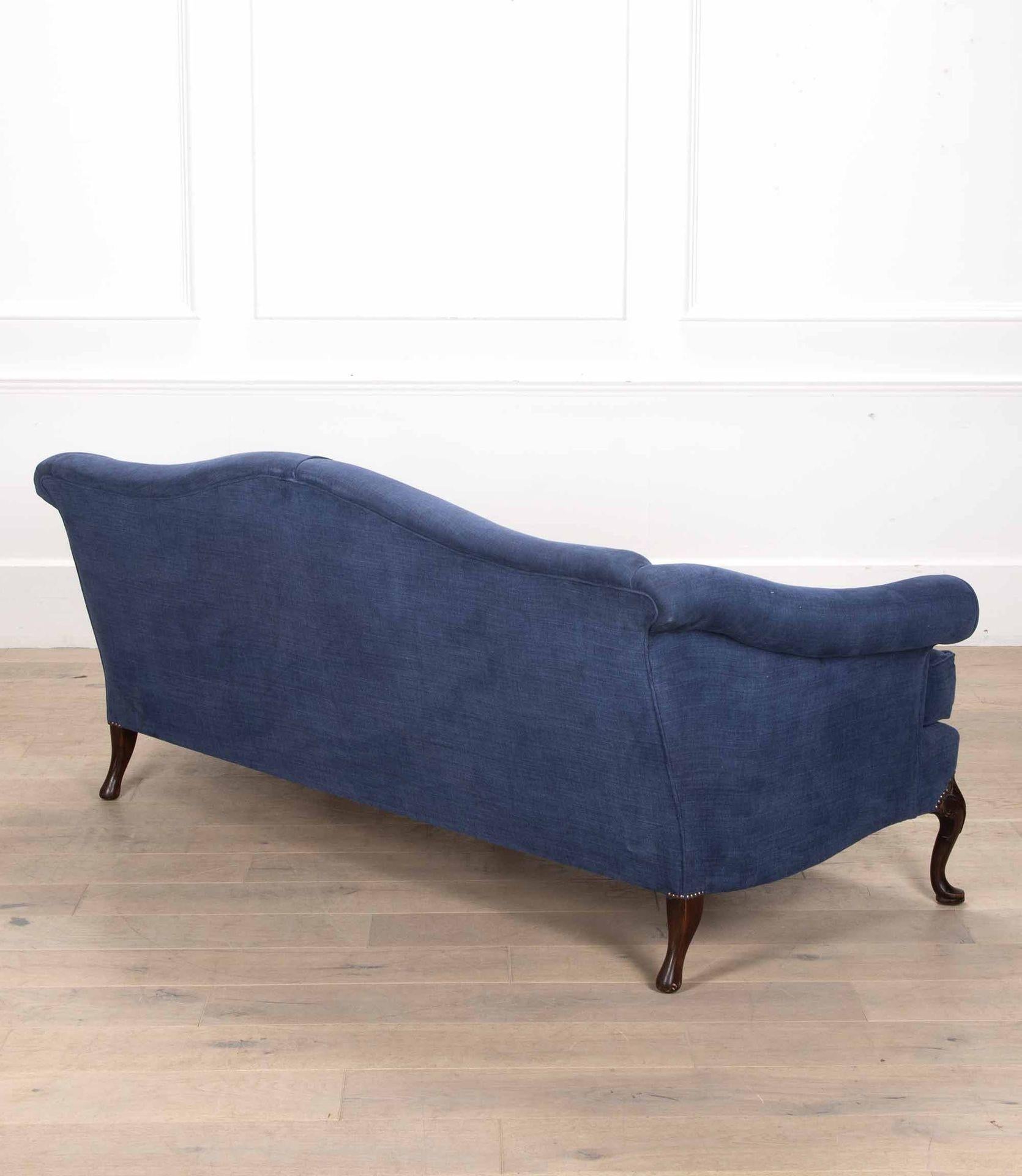Anglais Canapé en lin bleu anglais du XIXe siècle en vente