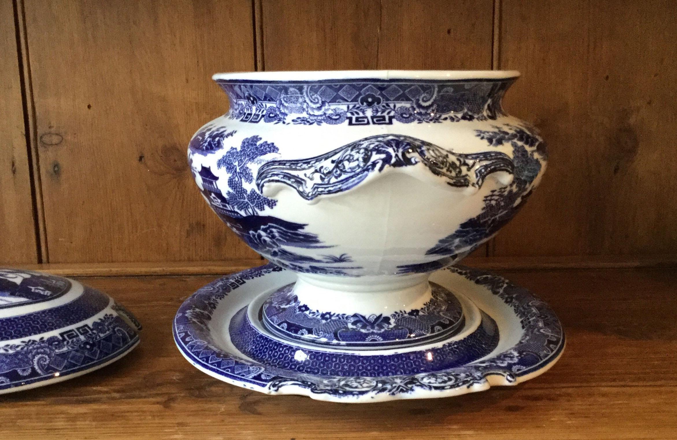 antique soup tureen blue and white