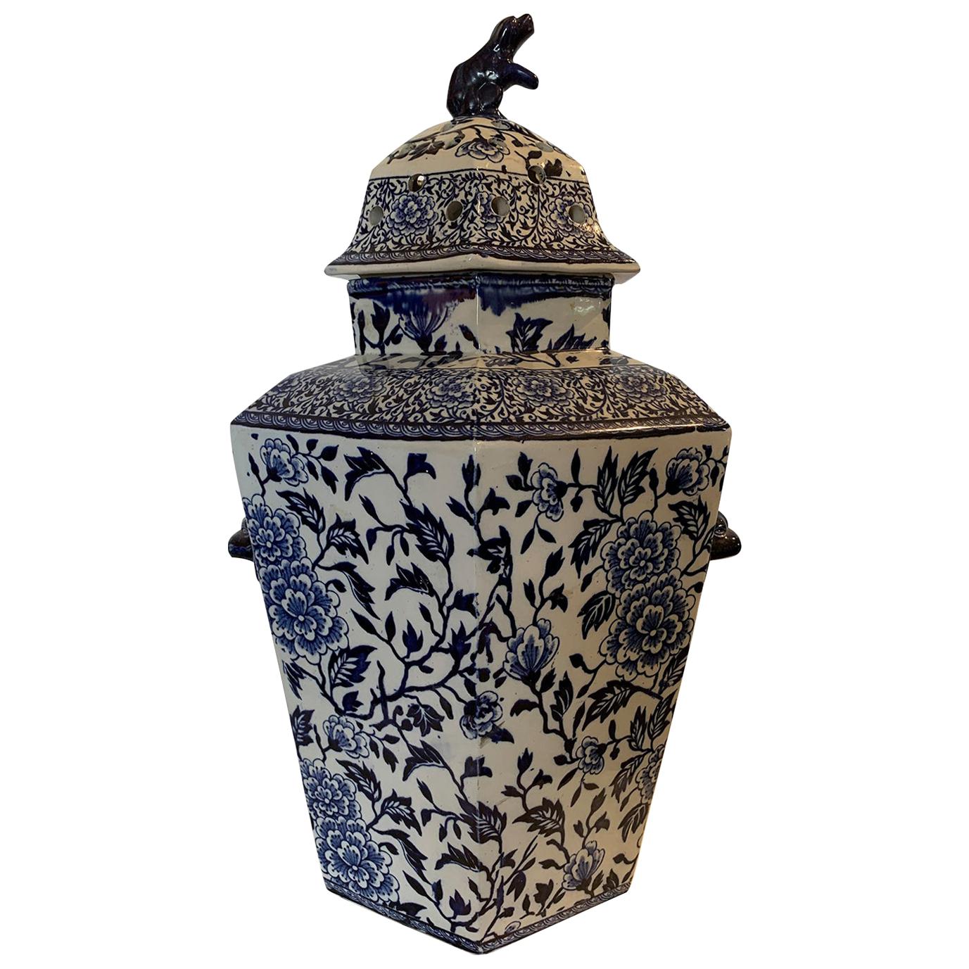 19th Century English Blue and White Transferware Porcelain Lidded Potpourri Vase For Sale