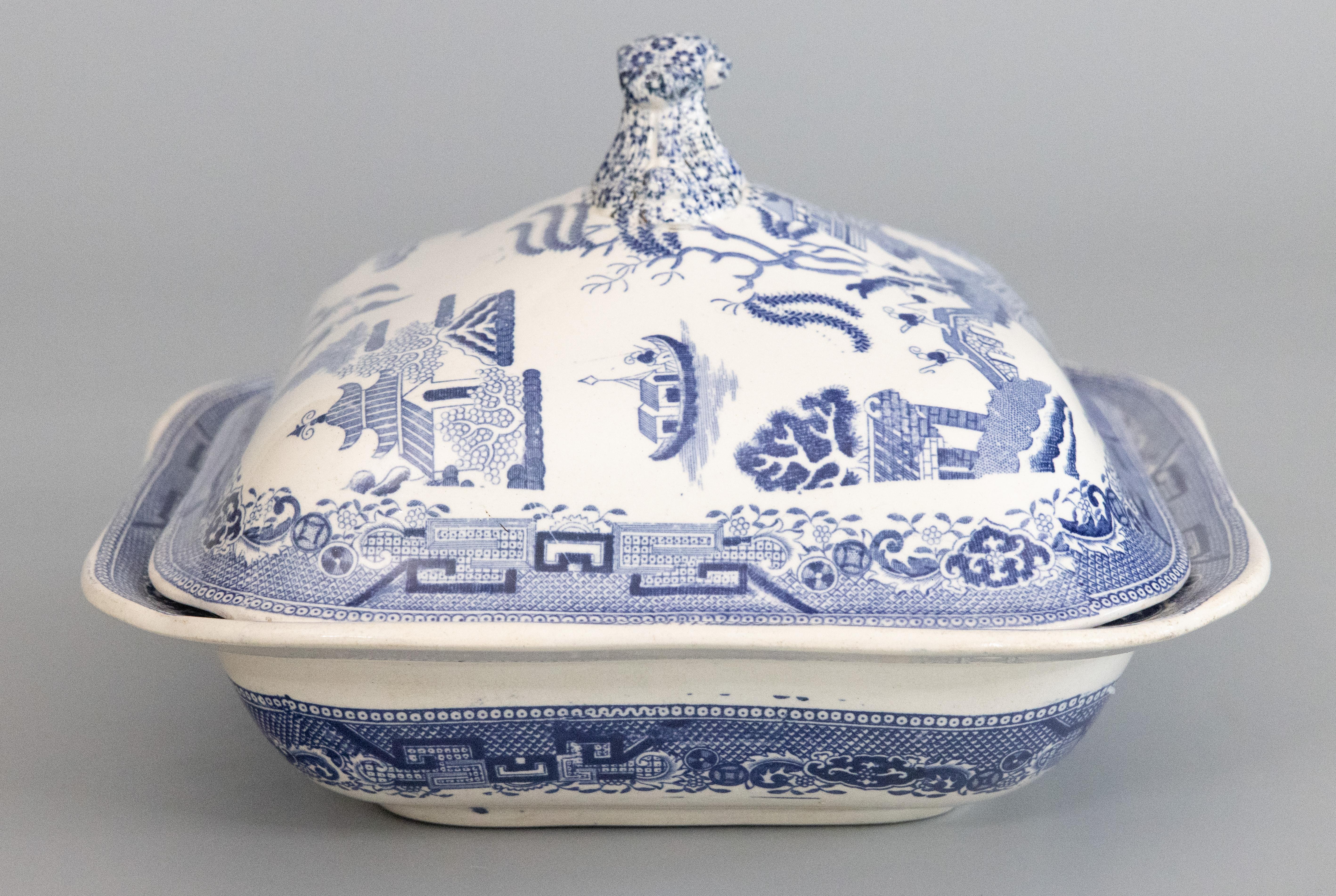 19th Century English Blue Willow Square Serving Dish Lidded Tureen For Sale 1