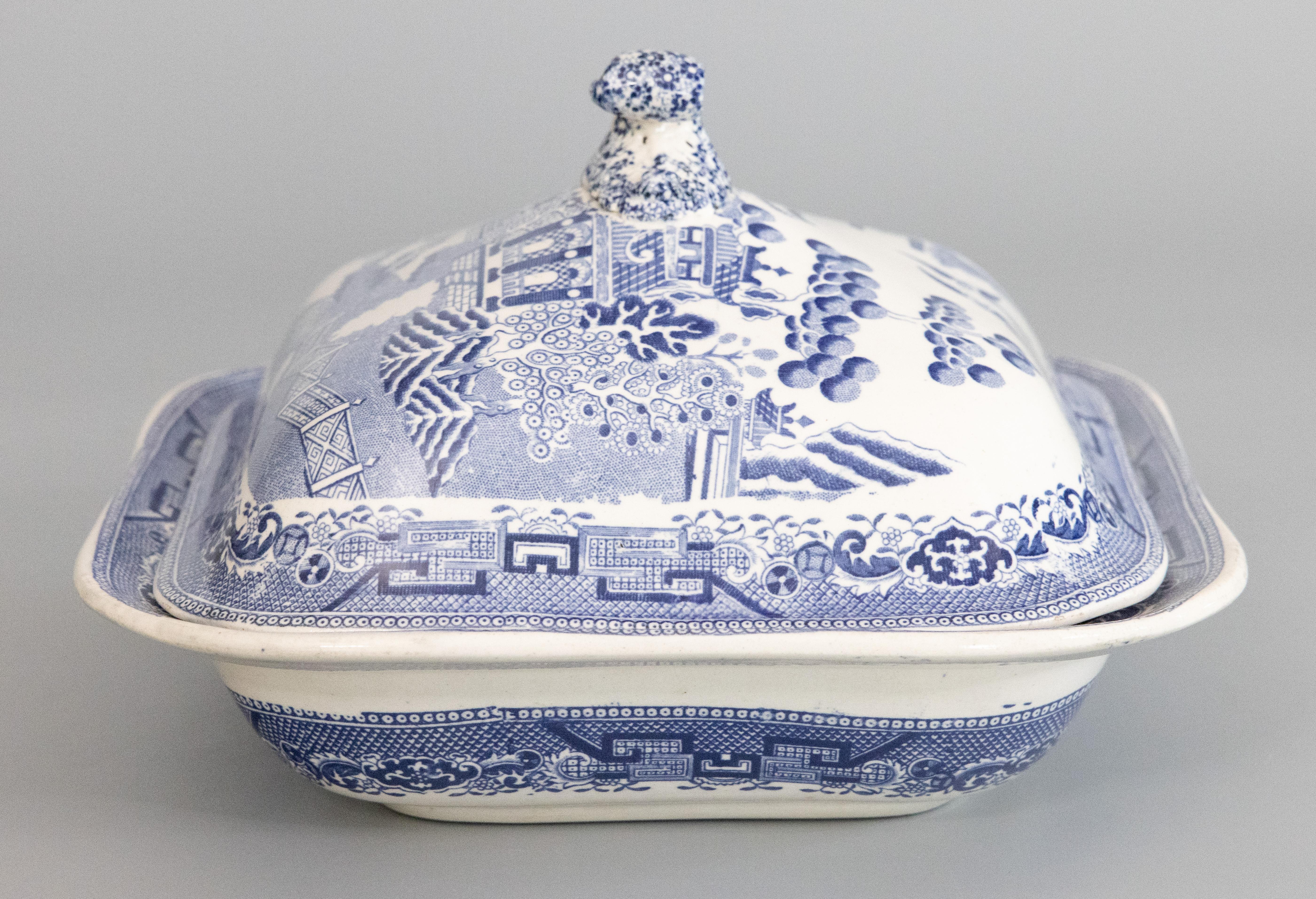 19th Century English Blue Willow Square Serving Dish Lidded Tureen For Sale 2