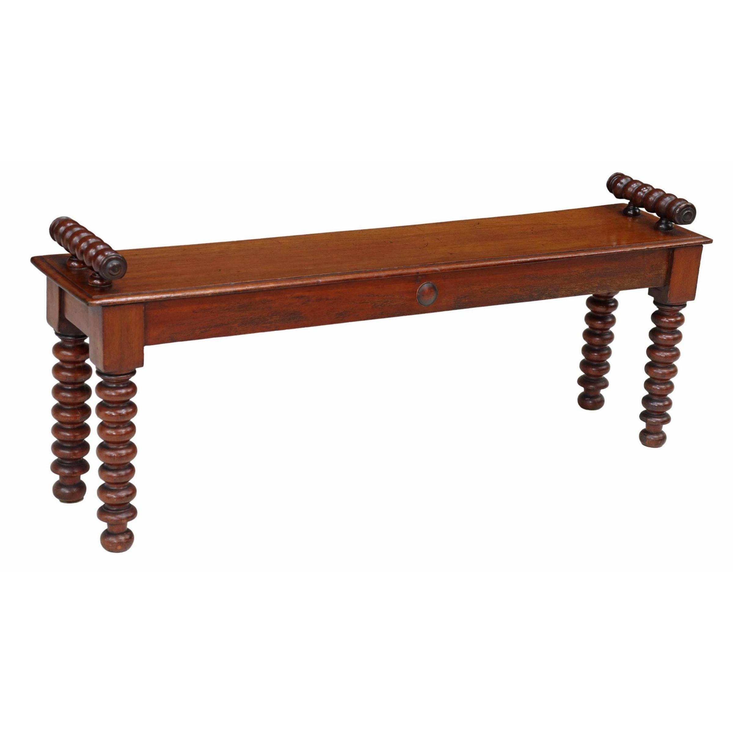 19th Century English Bobbin Hall Bench In Good Condition In Chicago, IL