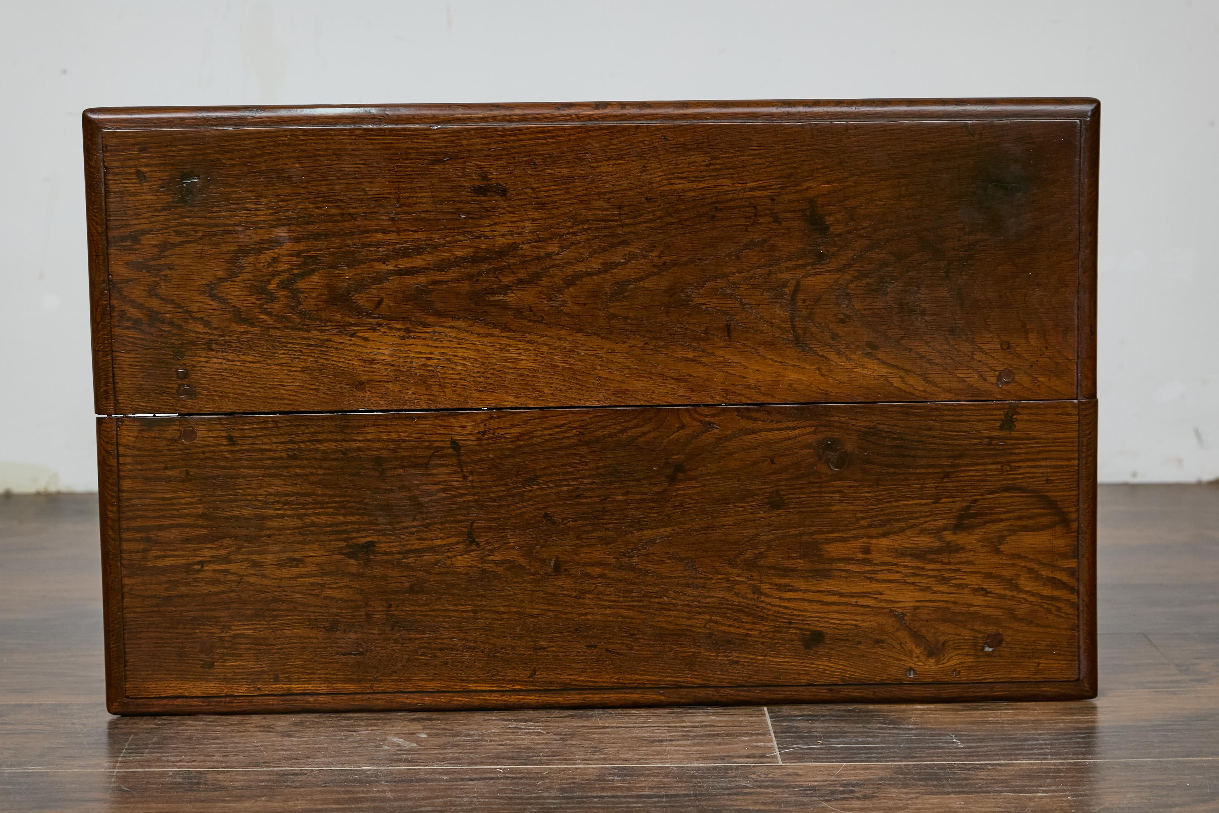 Table d'appoint anglaise du 19ème siècle en chêne à pieds bobine avec tiroir et support en forme de H en vente 8