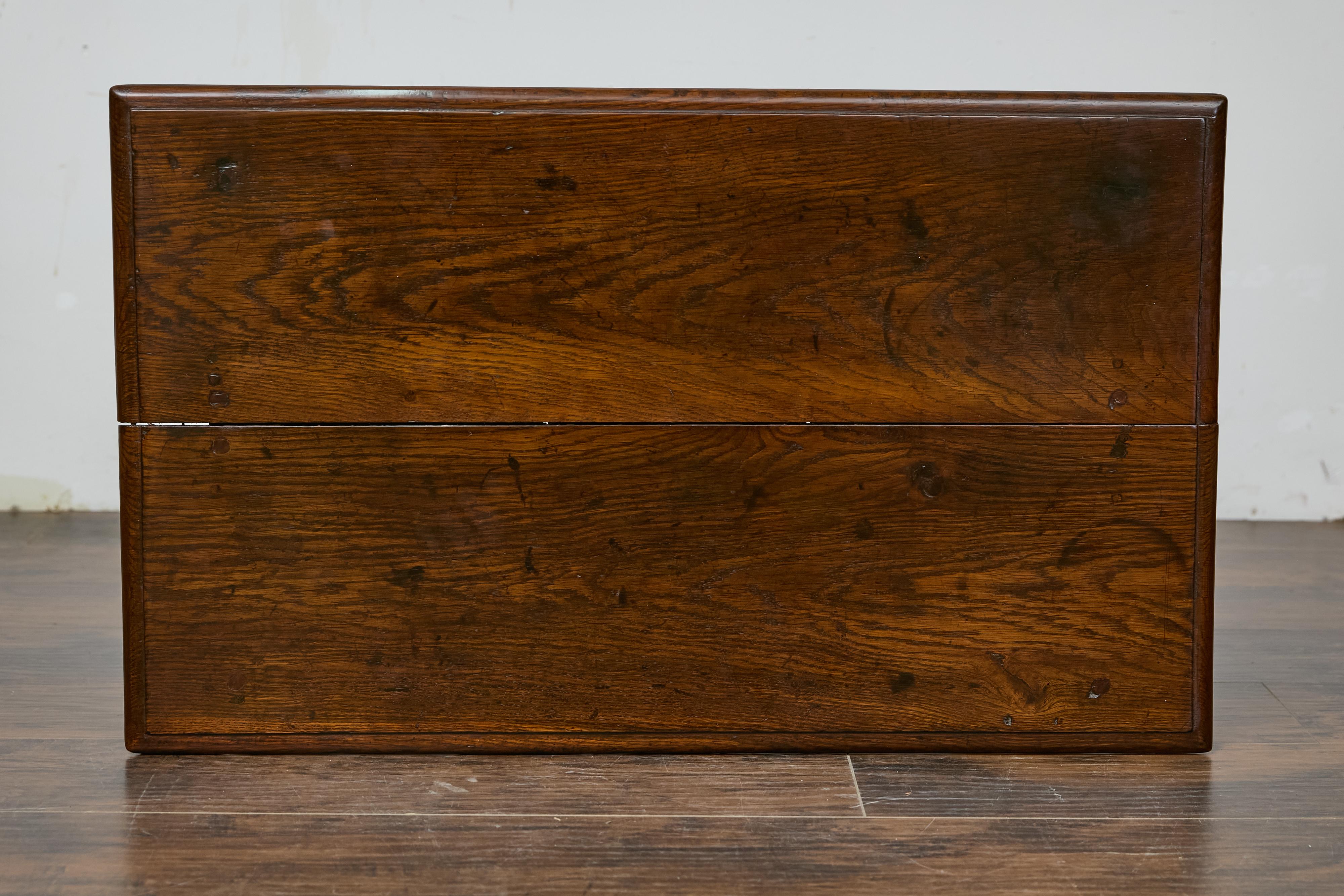 Table d'appoint anglaise du 19ème siècle en chêne à pieds bobine avec tiroir et support en forme de H en vente 9