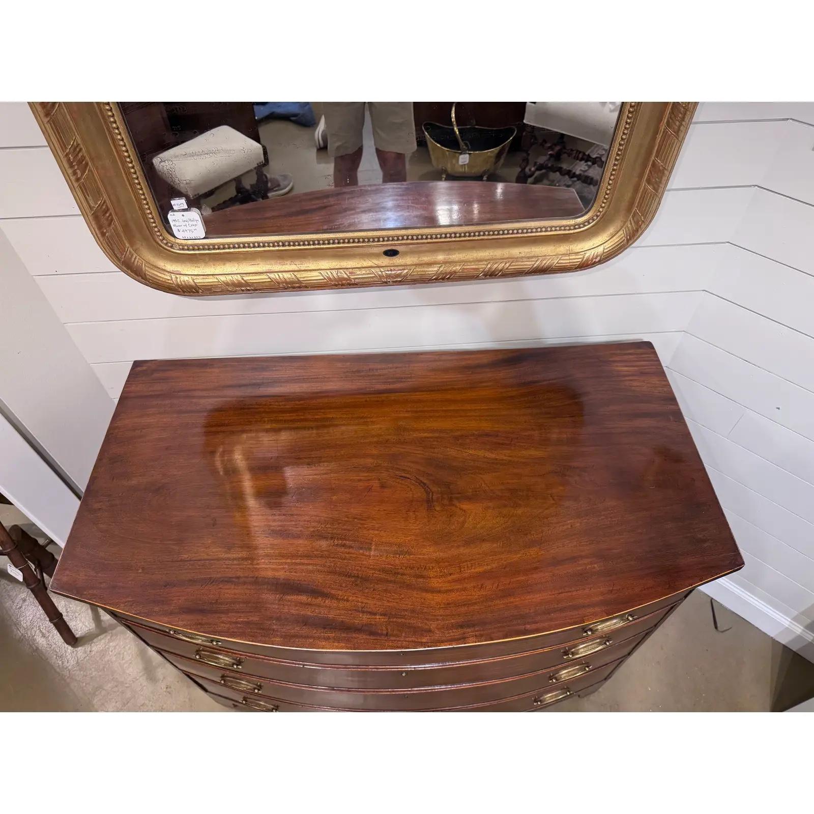 Cómoda inglesa del siglo XIX con frente de arco en Bueno estado para la venta en Nashville, TN