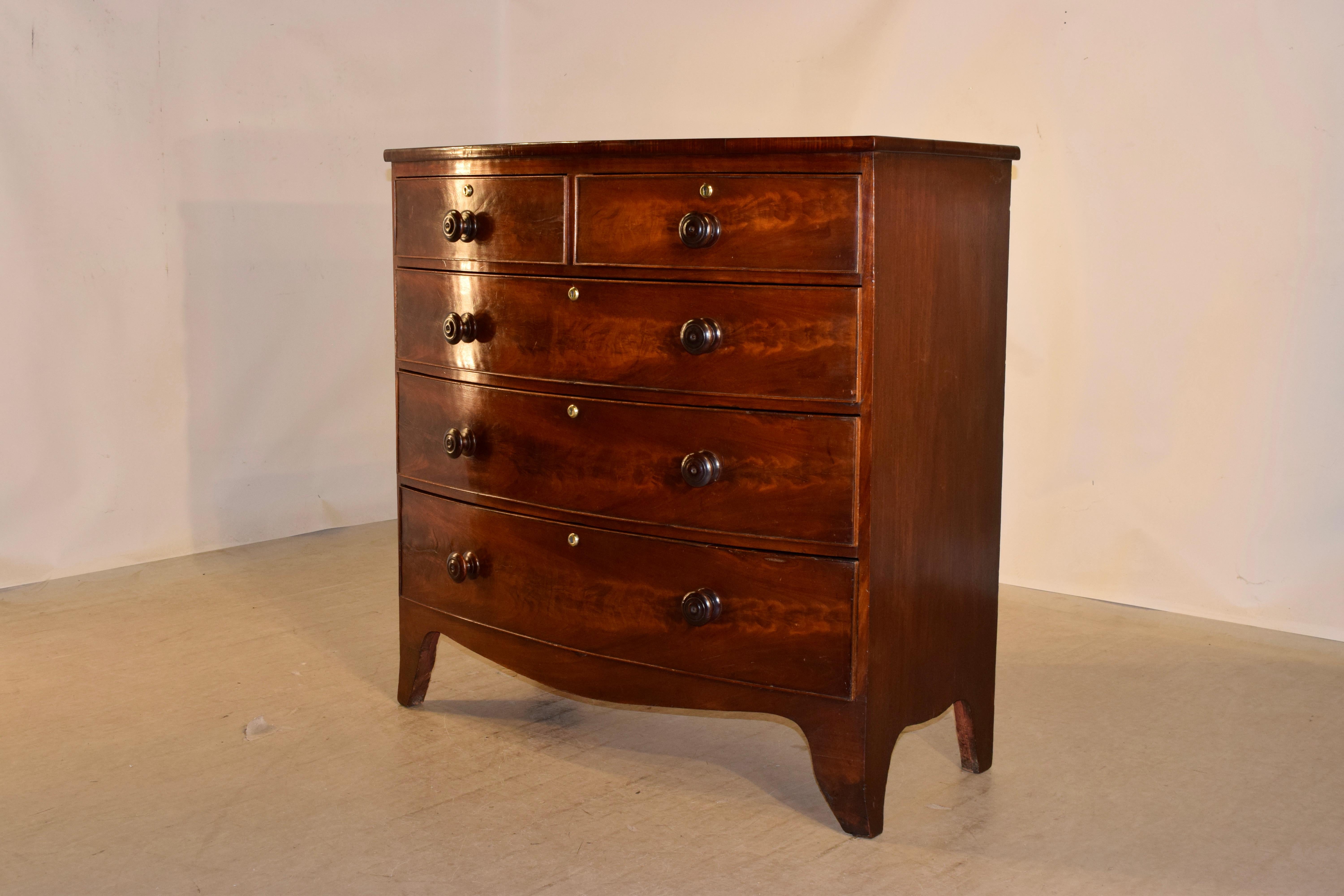 19th Century English Bow Front Chest of Drawers In Good Condition In High Point, NC