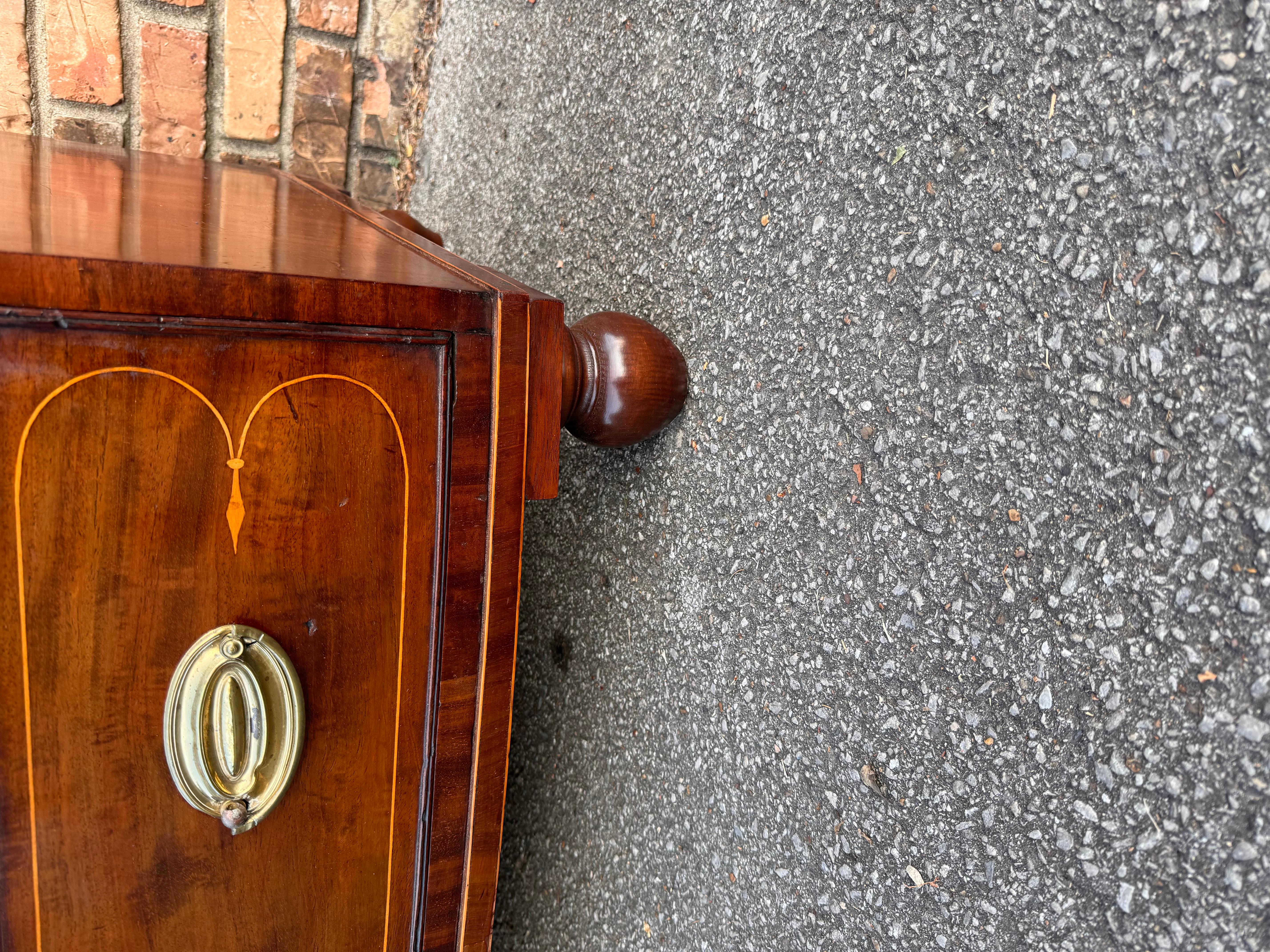 19th Century English Bowfront Chest In Good Condition In Nashville, TN